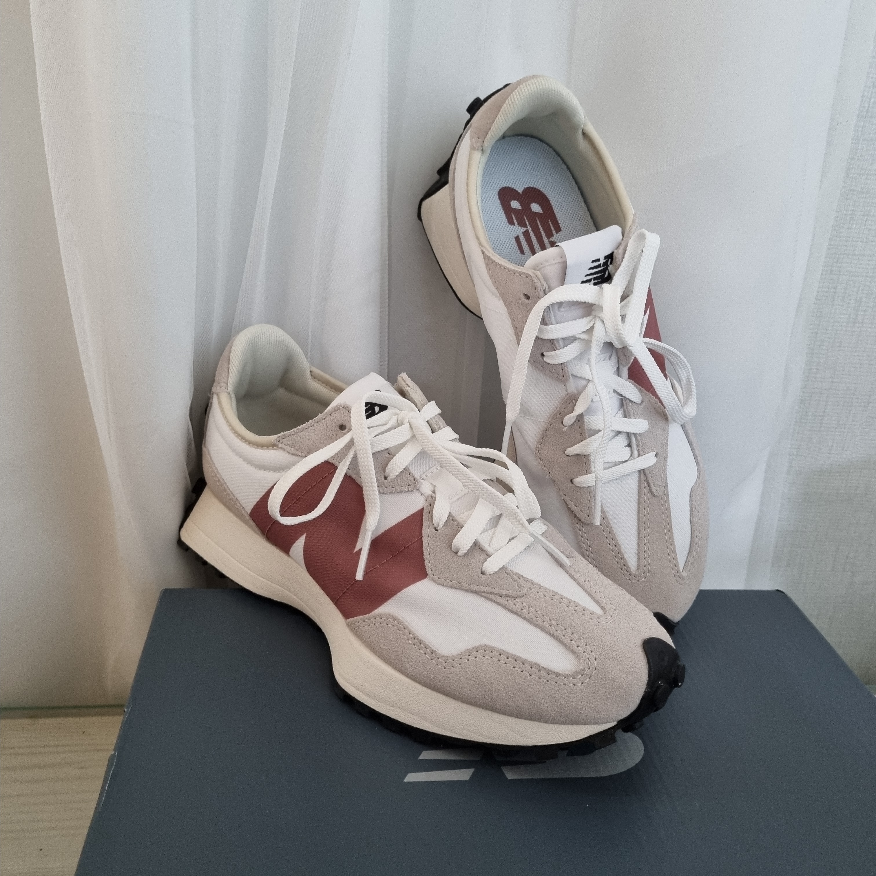 (W) New Balance 327 Gray Rose 착용 스타일