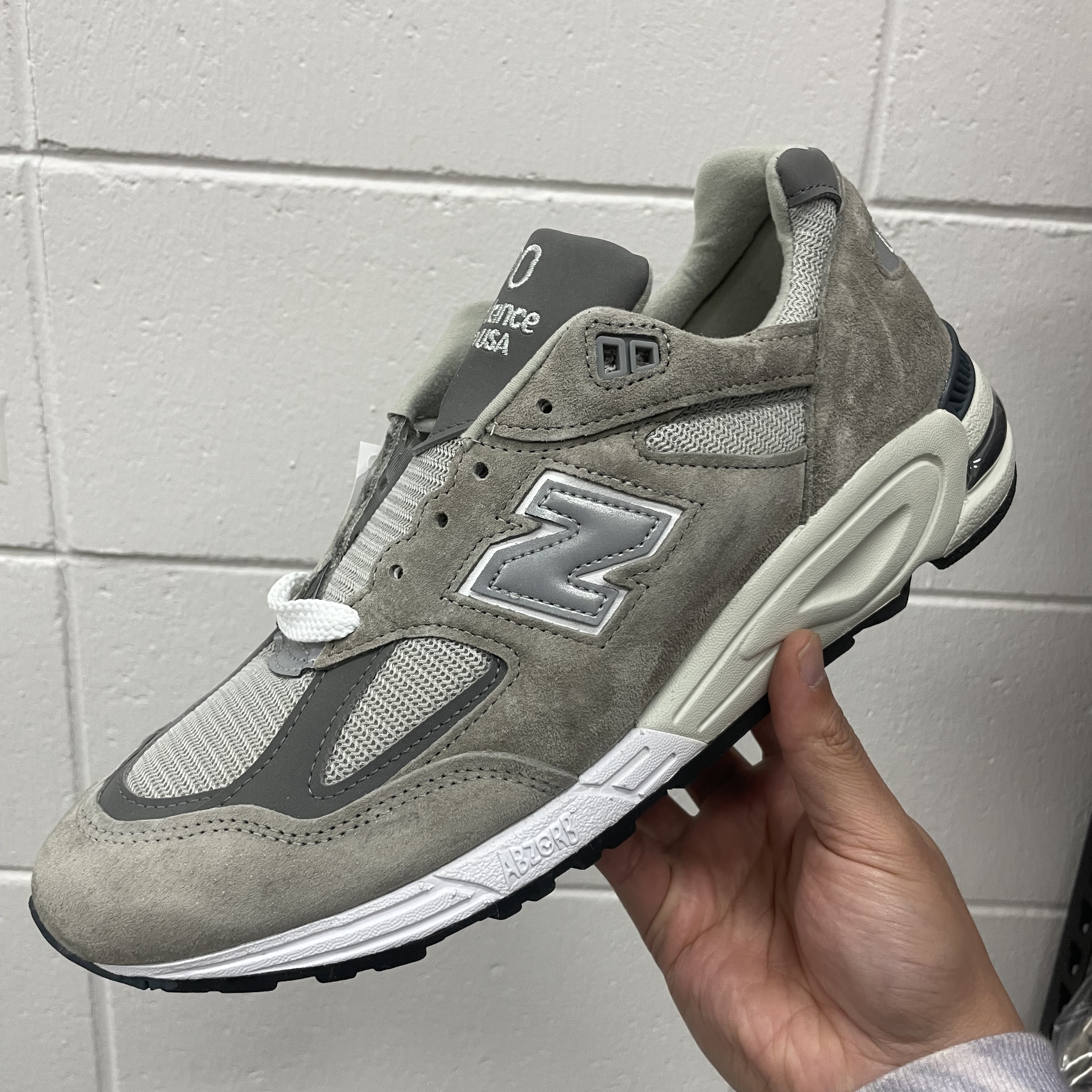 New Balance 990v2 Made in USA Grey 착용 스타일