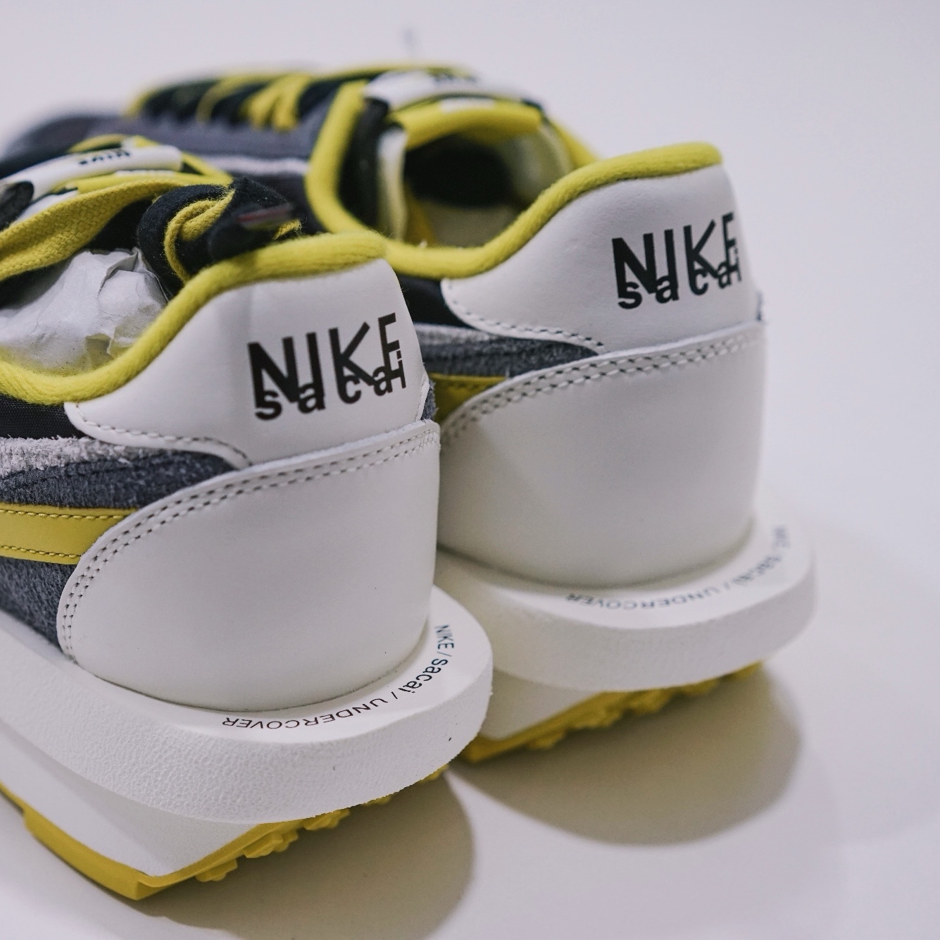 Nike x Sacai x Undercover LDWaffle Black Bright Citron 착용 스타일 - 3