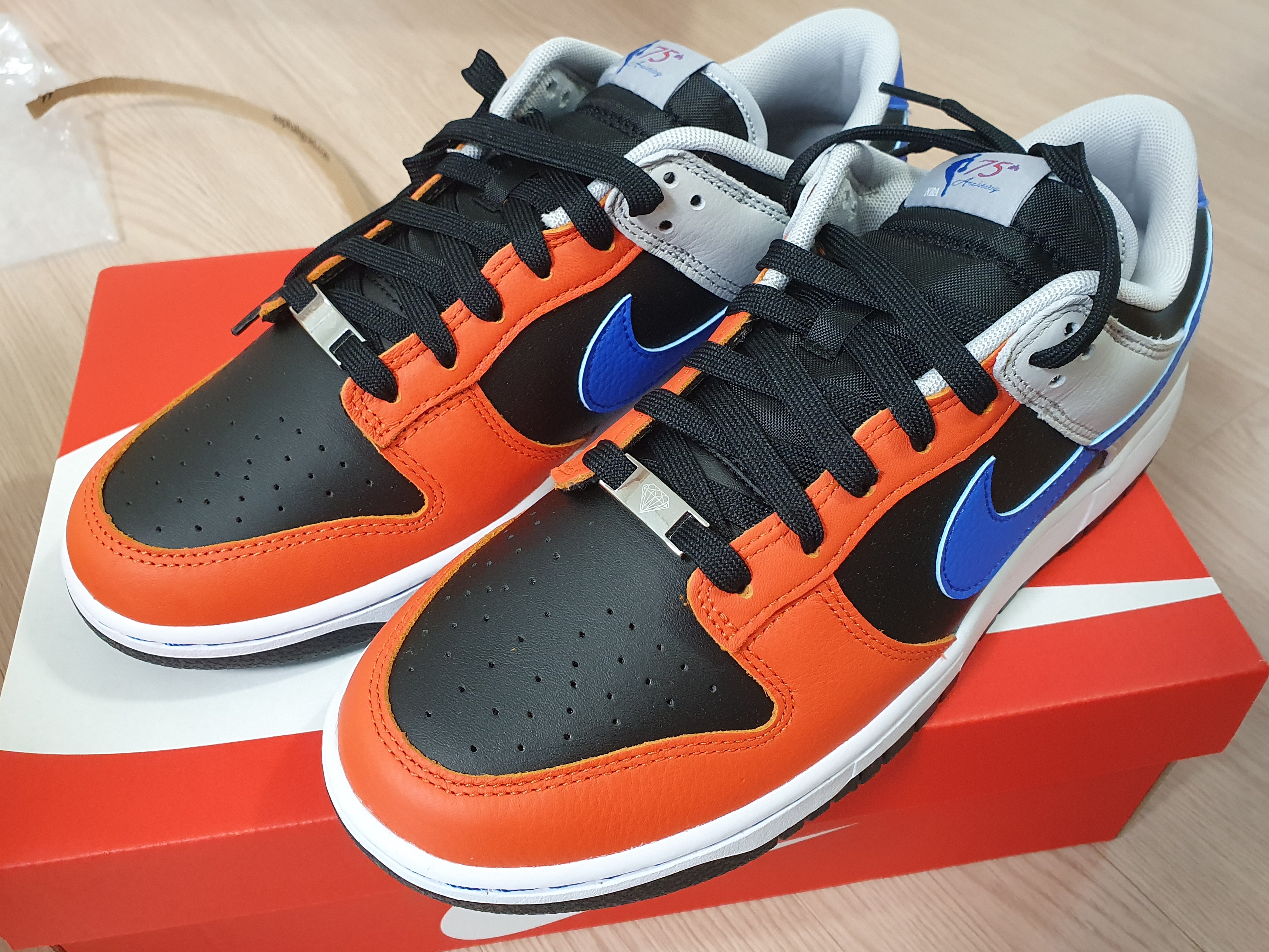 Nike x NBA Dunk Low Retro EMB Racer Blue and Orange 착용 스타일