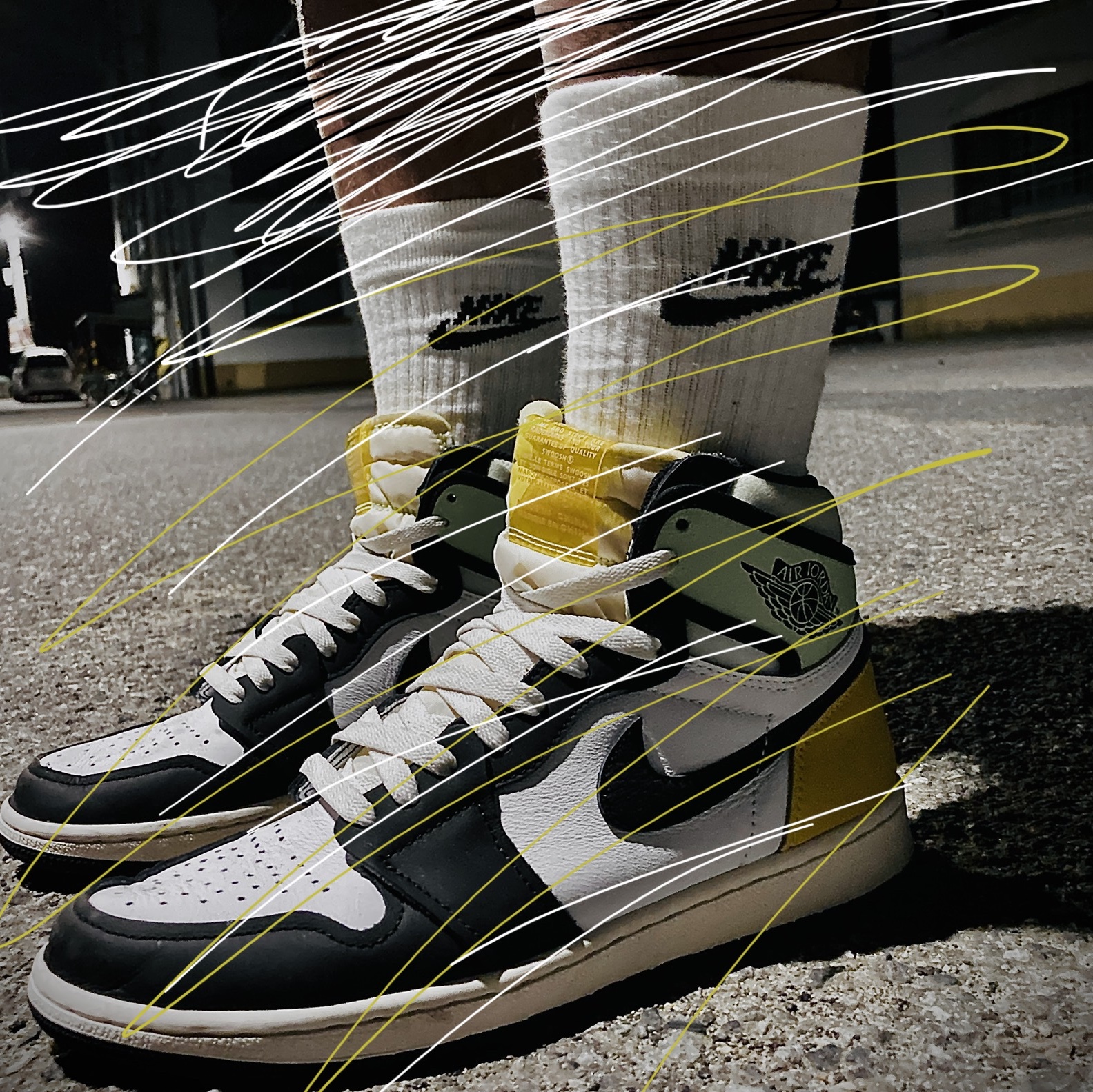 Jordan 1 Retro High OG Volt Gold 착용 스타일 - 2