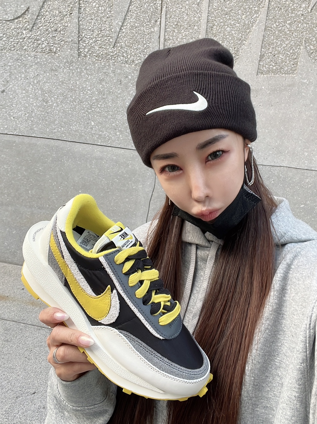 Nike x Sacai Blazer Low Magma Orange, Nike x Stussy Cuff Beanie Black 착용 스타일 - 4
