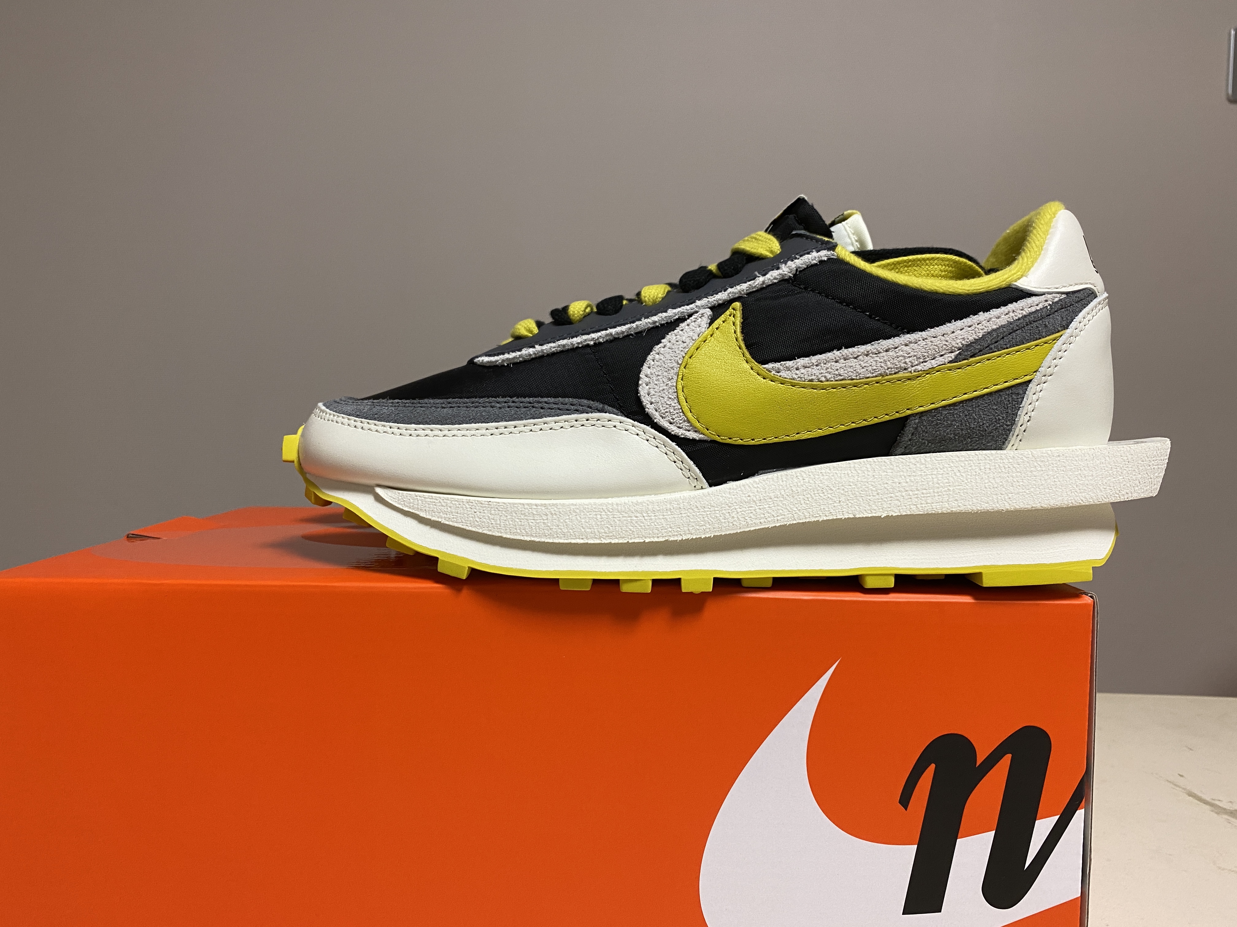 Nike x Sacai x Undercover LDWaffle Black Bright Citron 착용 스타일 - 3