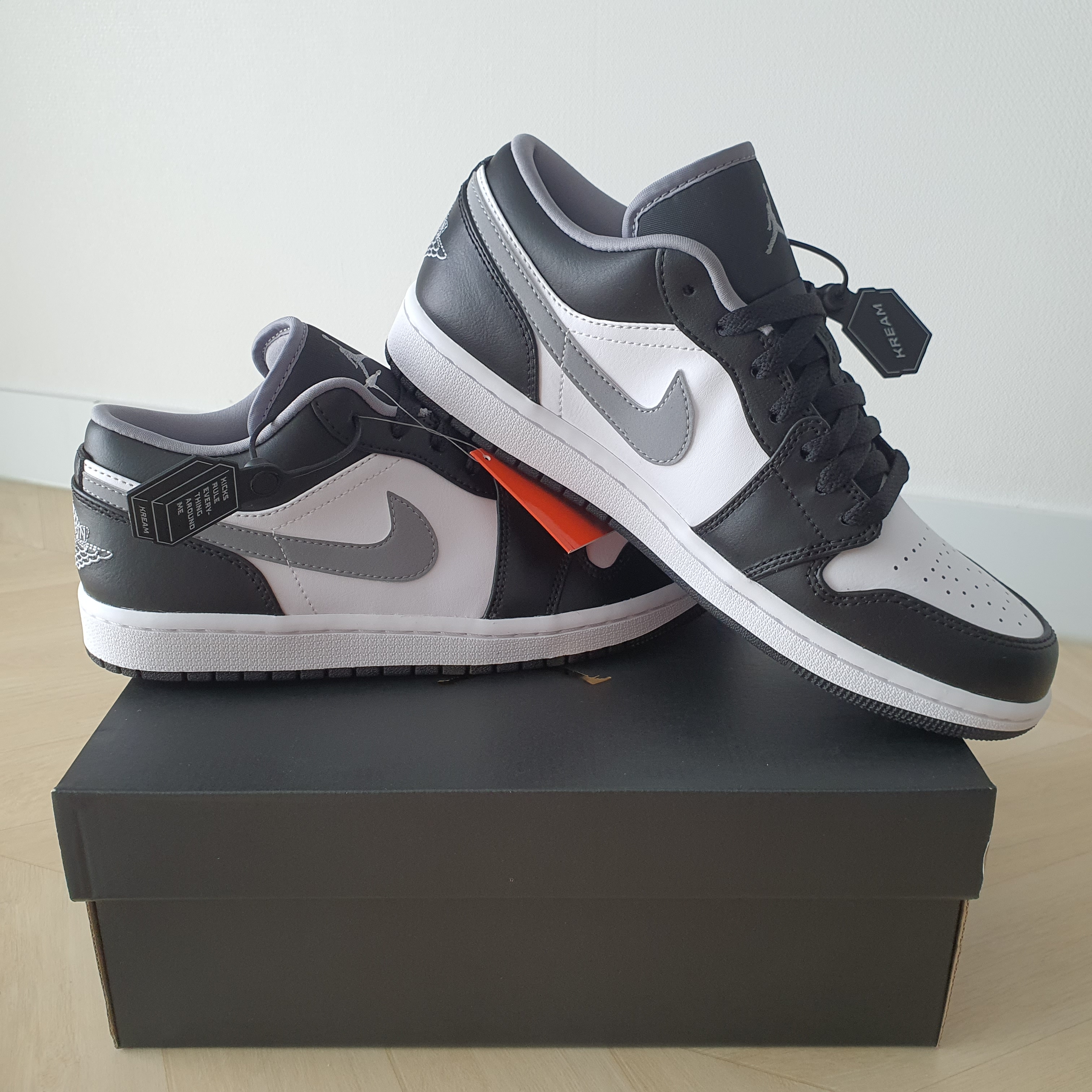Jordan 1 Low Black Particle Grey 착용 스타일
