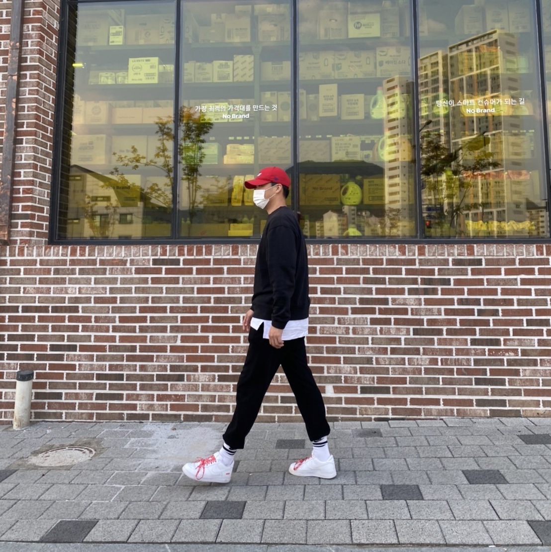 Nike x Supreme Air Force 1 Low White 착용 스타일
