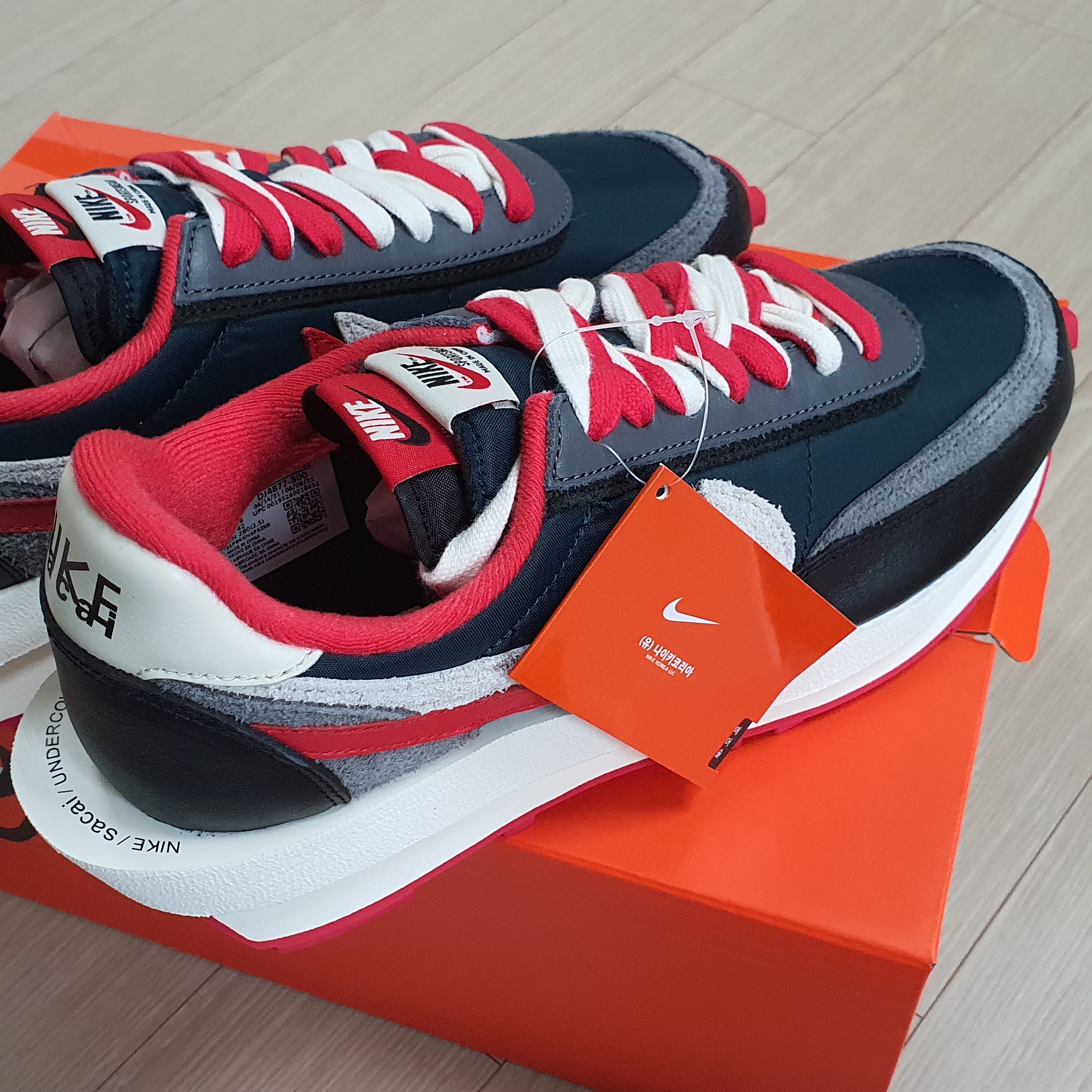 Nike x Sacai x Undercover LDWaffle Midnight Spruce University Red 착용 스타일