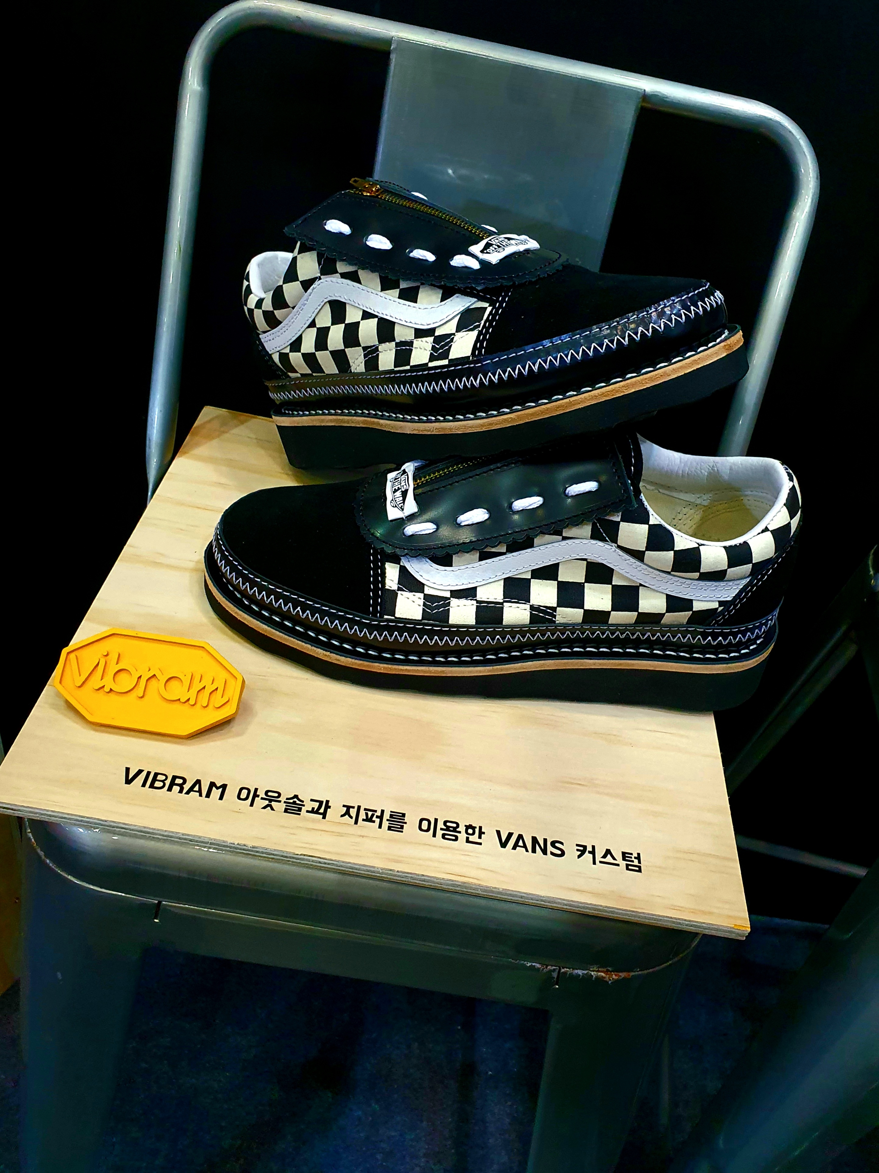 Converse x Golf le Fleur Chuck 70 Hi Flames Blue, Nike Air Force 1 '07 Low White 착용 스타일 - 2
