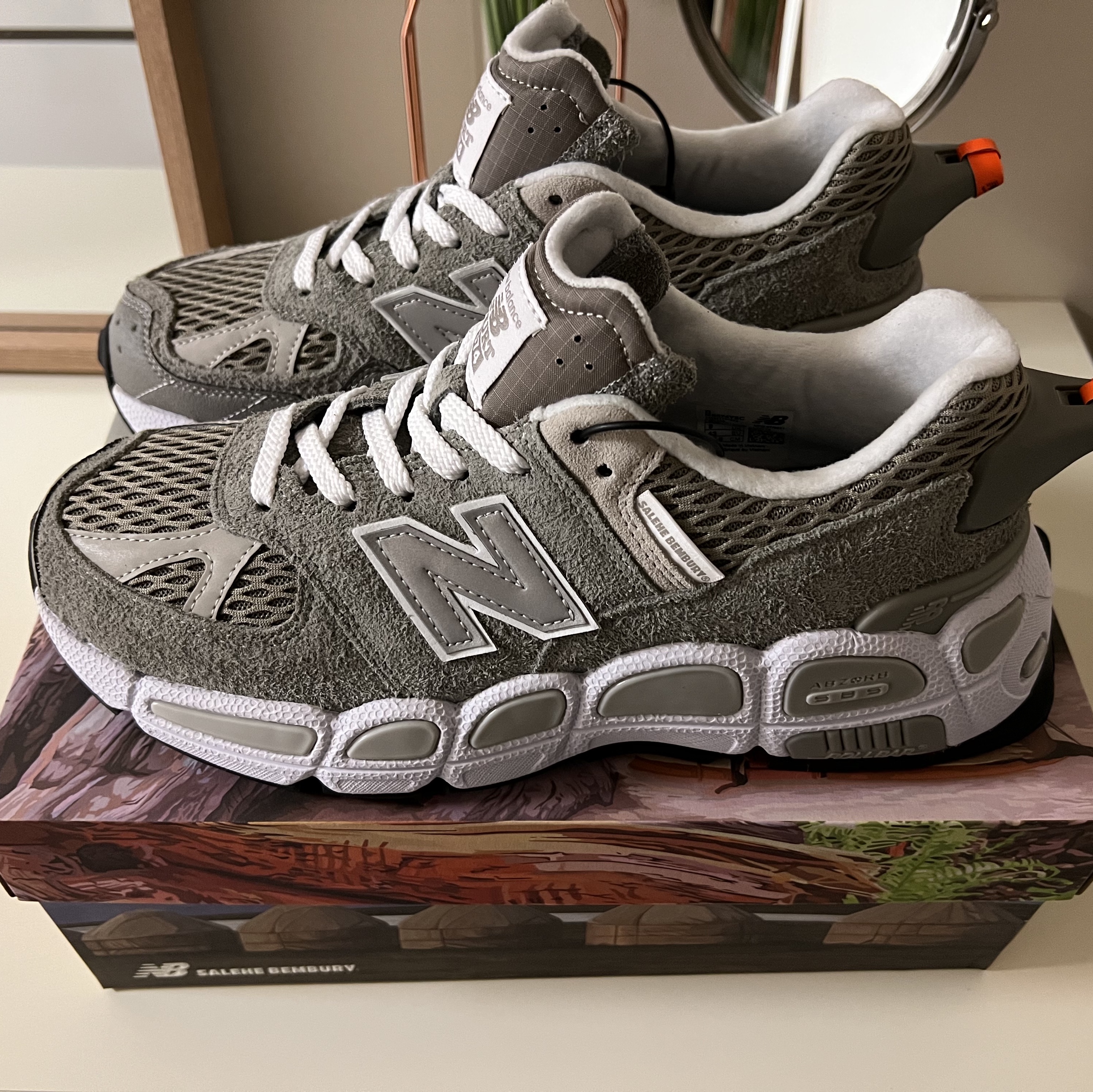 New Balance x Salehe Bembury 574 Yurt Shark Skin 착용 스타일 - 3