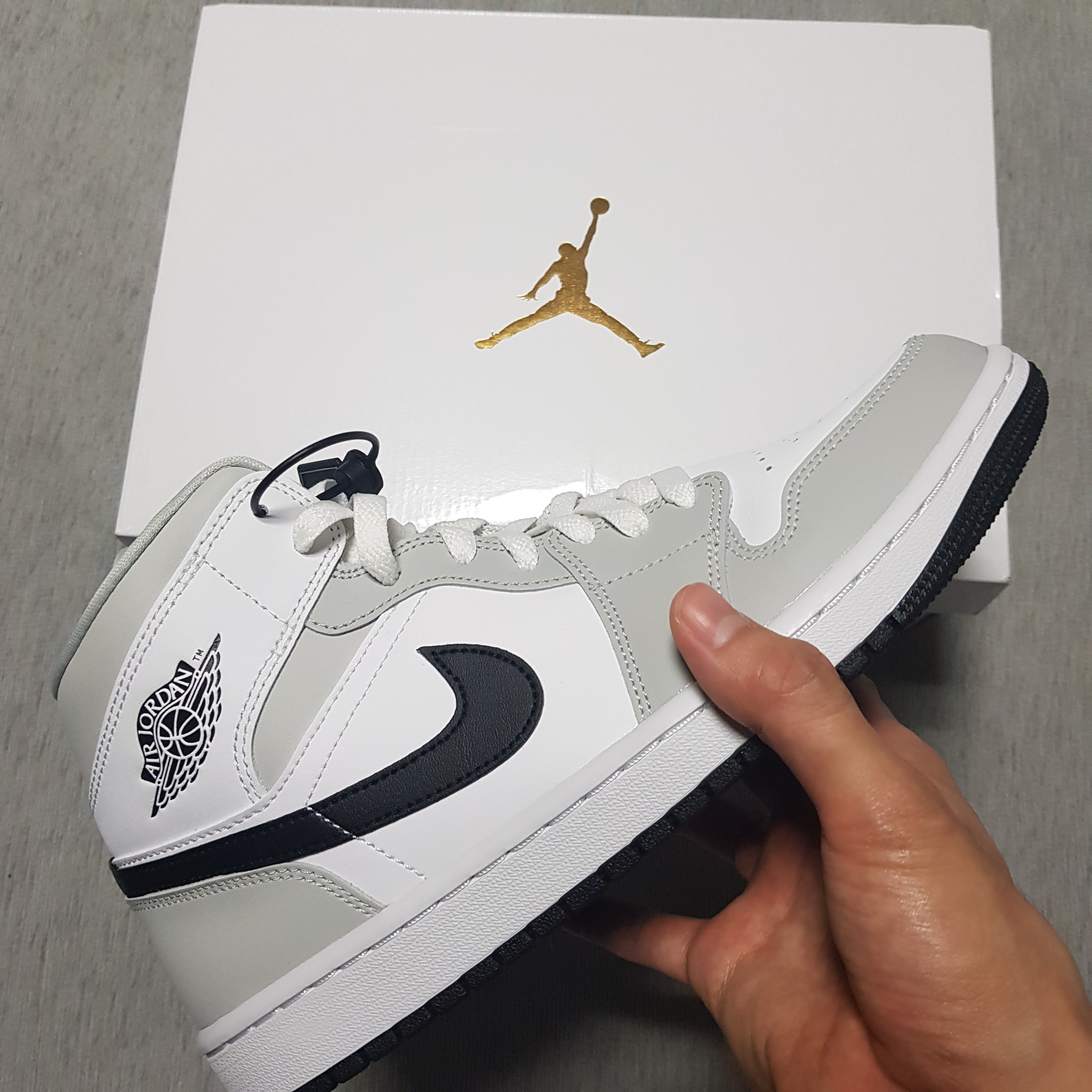 (W) Jordan 1 Mid Grey Fog 착용 스타일 - 2