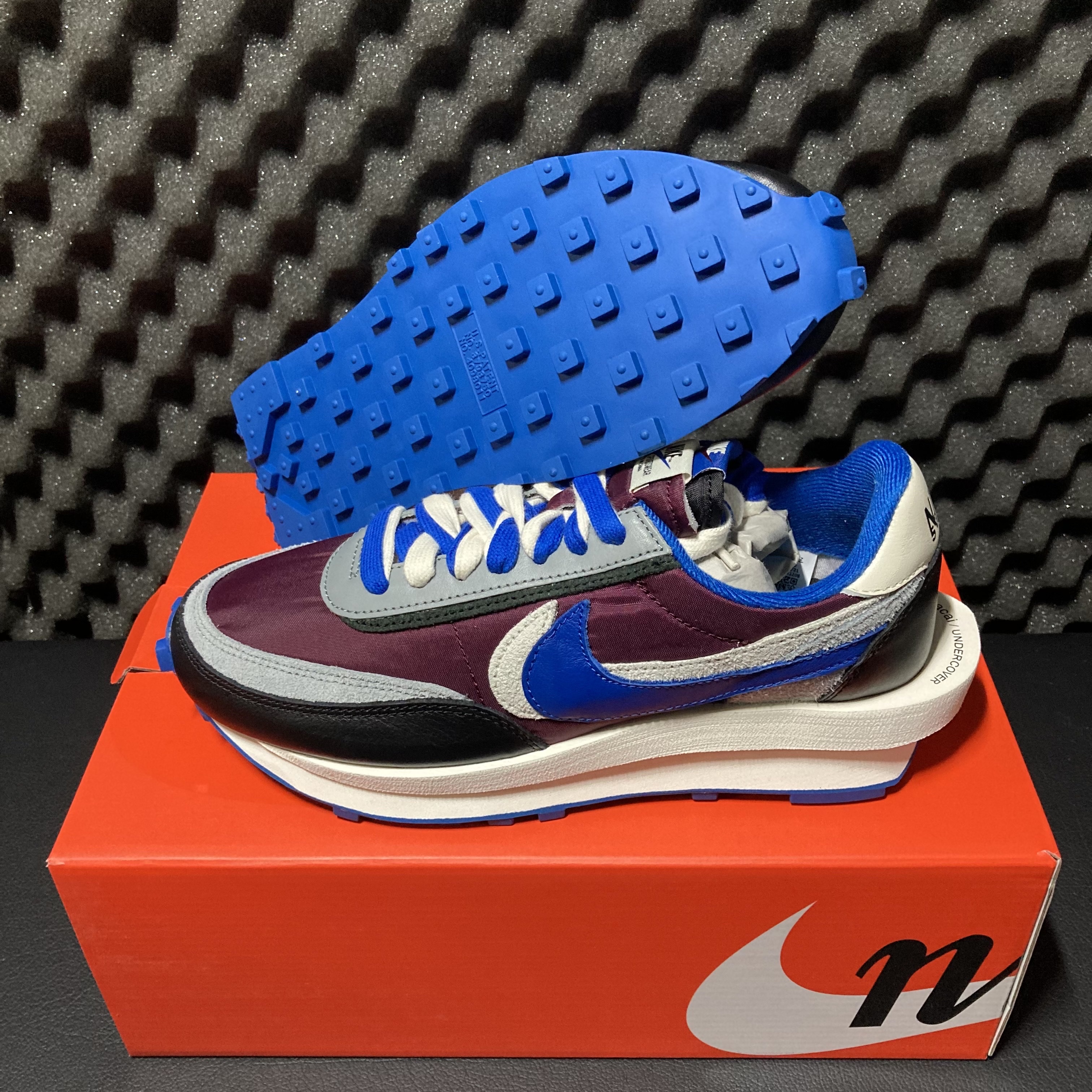 Nike x Sacai x Undercover LDWaffle Night Maroon Team Royal 착용 스타일