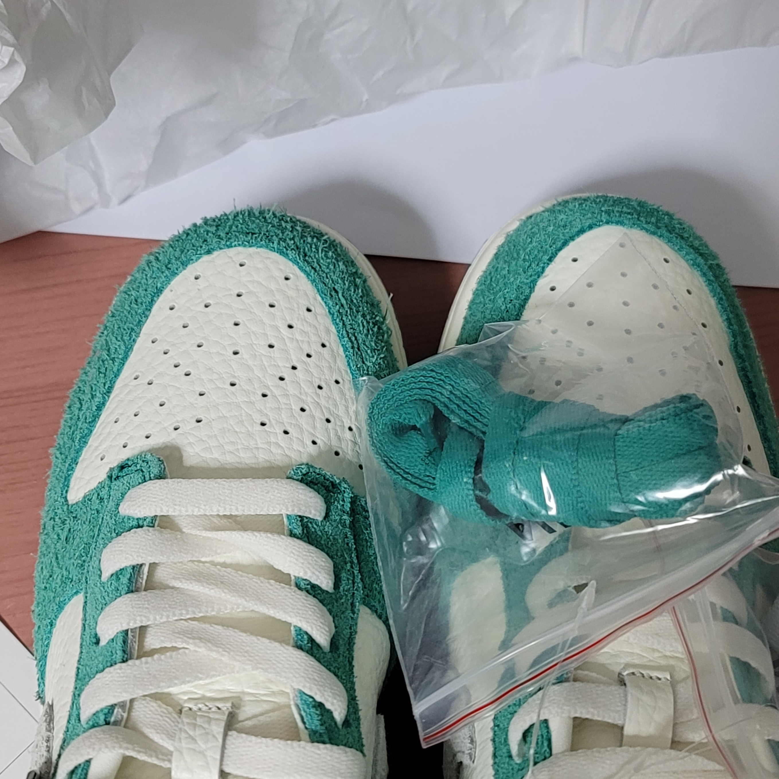 Nike x Travis Scott SB Dunk Low, Nike x Kasina Dunk Low Road Sign - Kasina Exclusive 착용 스타일 - 5