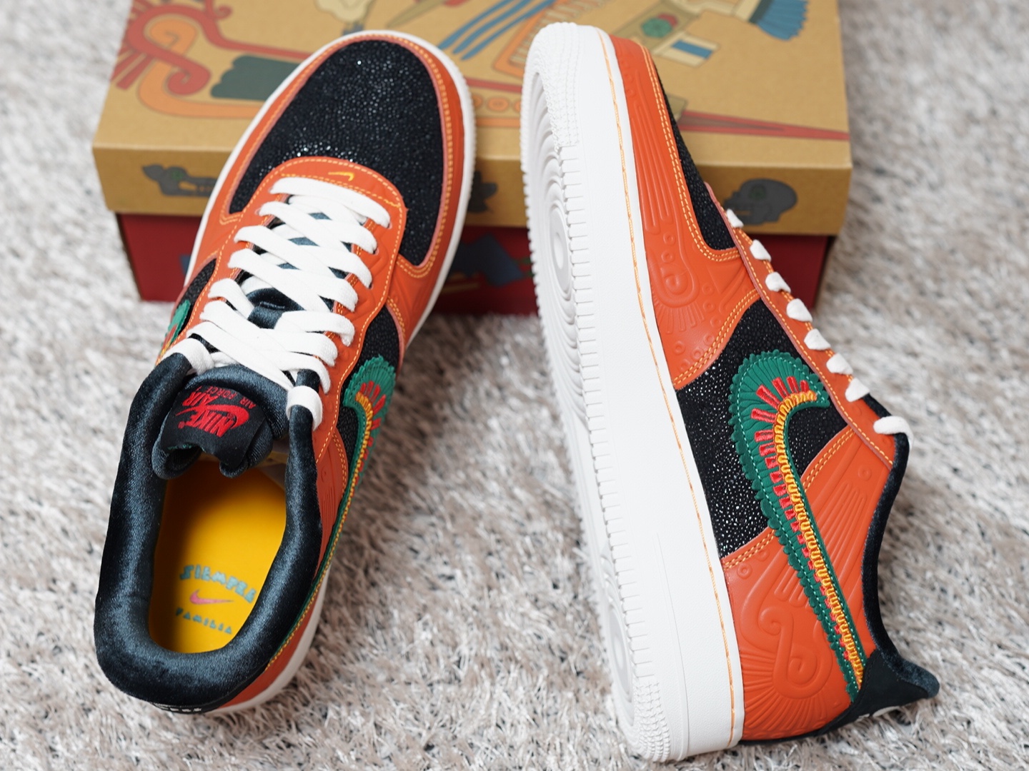 Nike Air Force 1 '07 LX Siempre Familia 착용 스타일 - 1