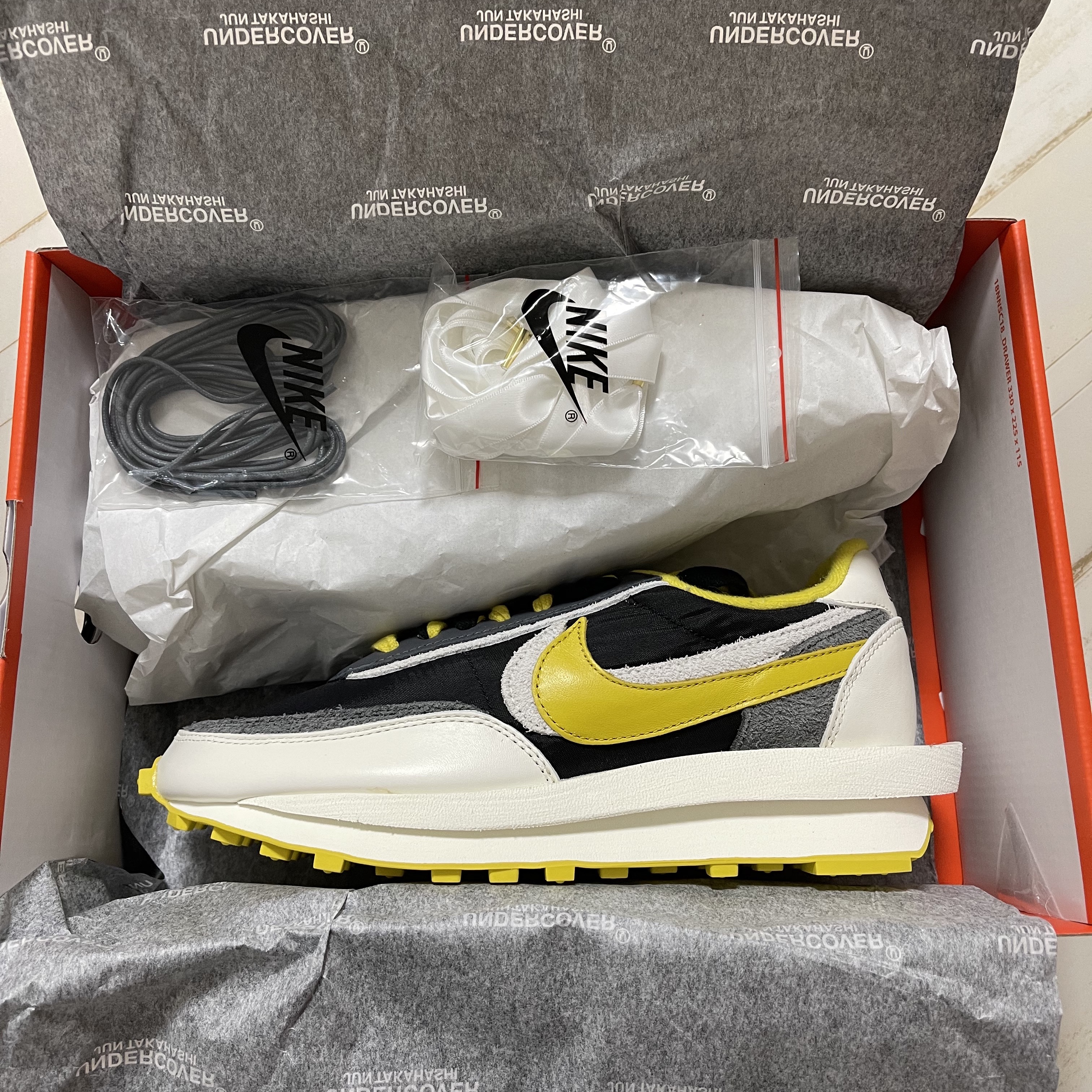 Nike x Sacai x Undercover LDWaffle Black Bright Citron 착용 스타일 - 2