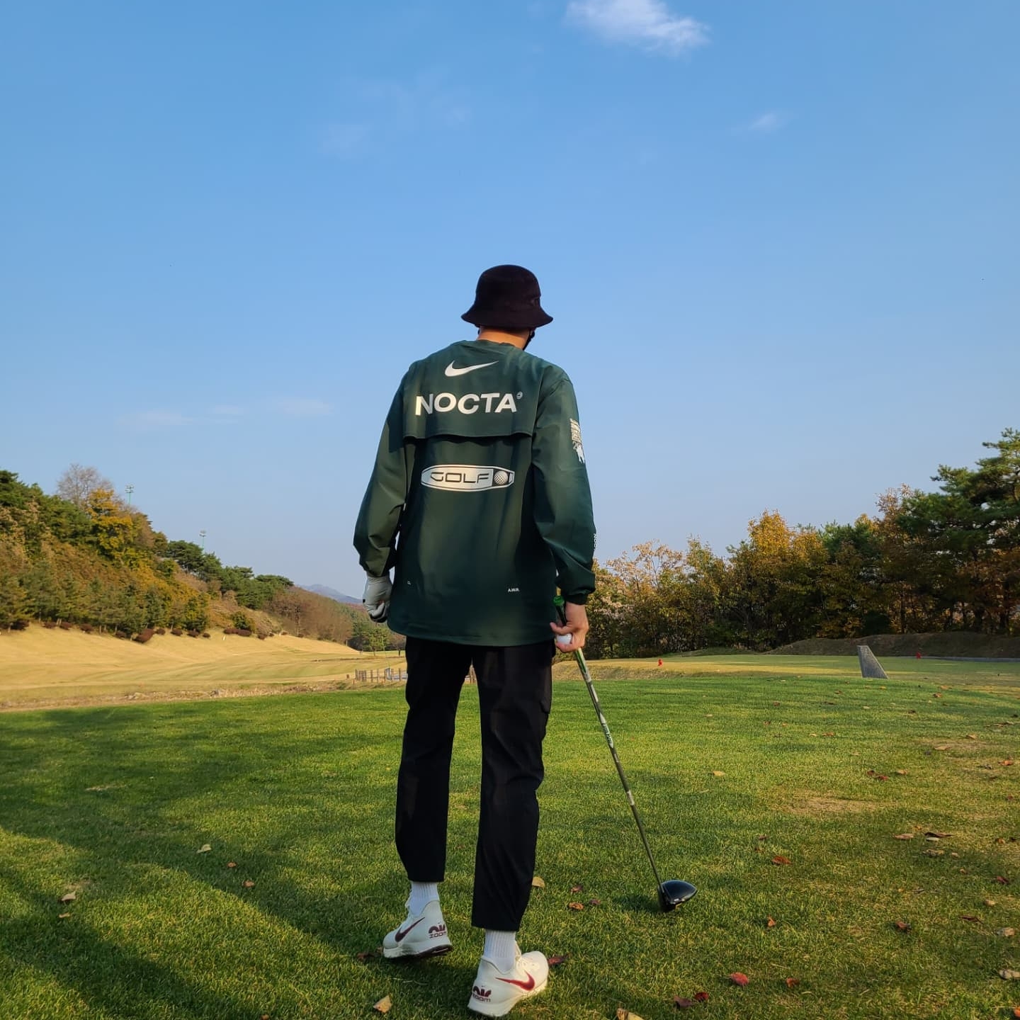 Nike x Drake Nocta Golf Crewneck Top Green - US/EU, Nike Futura Corduroy Bucket Black 착용 스타일