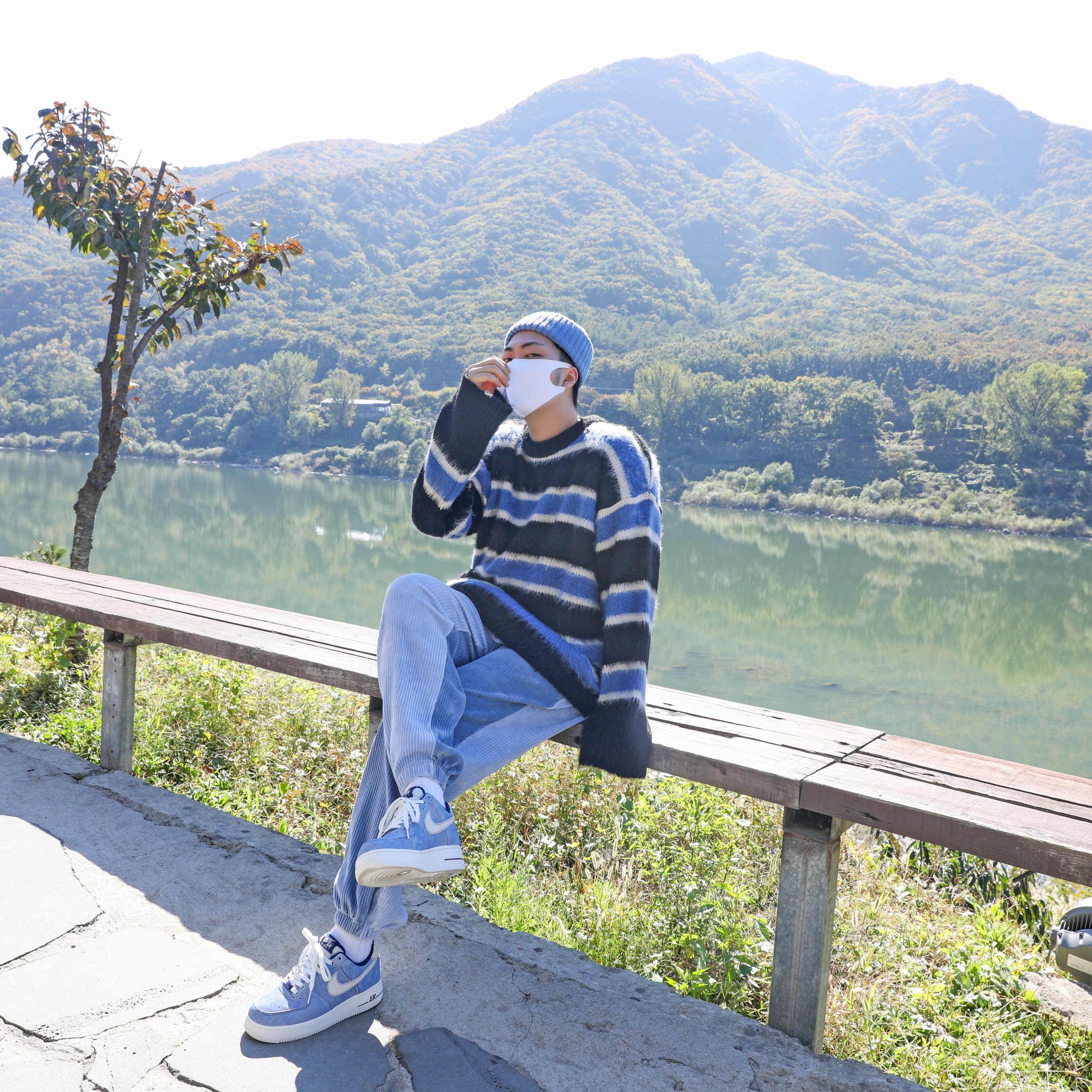 Nike Air Force 1 '07 LV8 Dusty Blue 착용 스타일 - 2