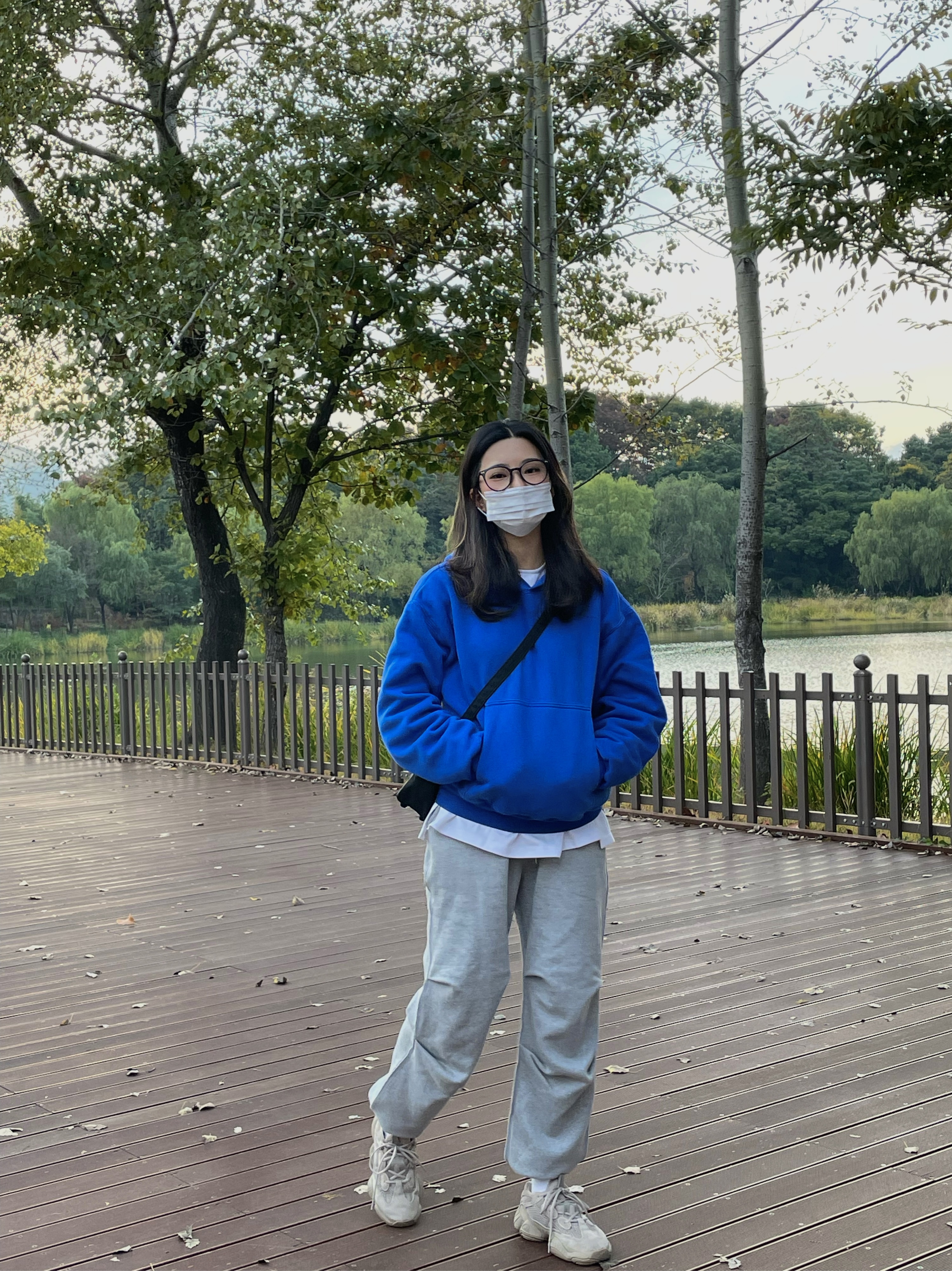 Yeezy Gap Hoodie Blue, Adidas Yeezy 500 Taupe Light 착용 스타일 - 1
