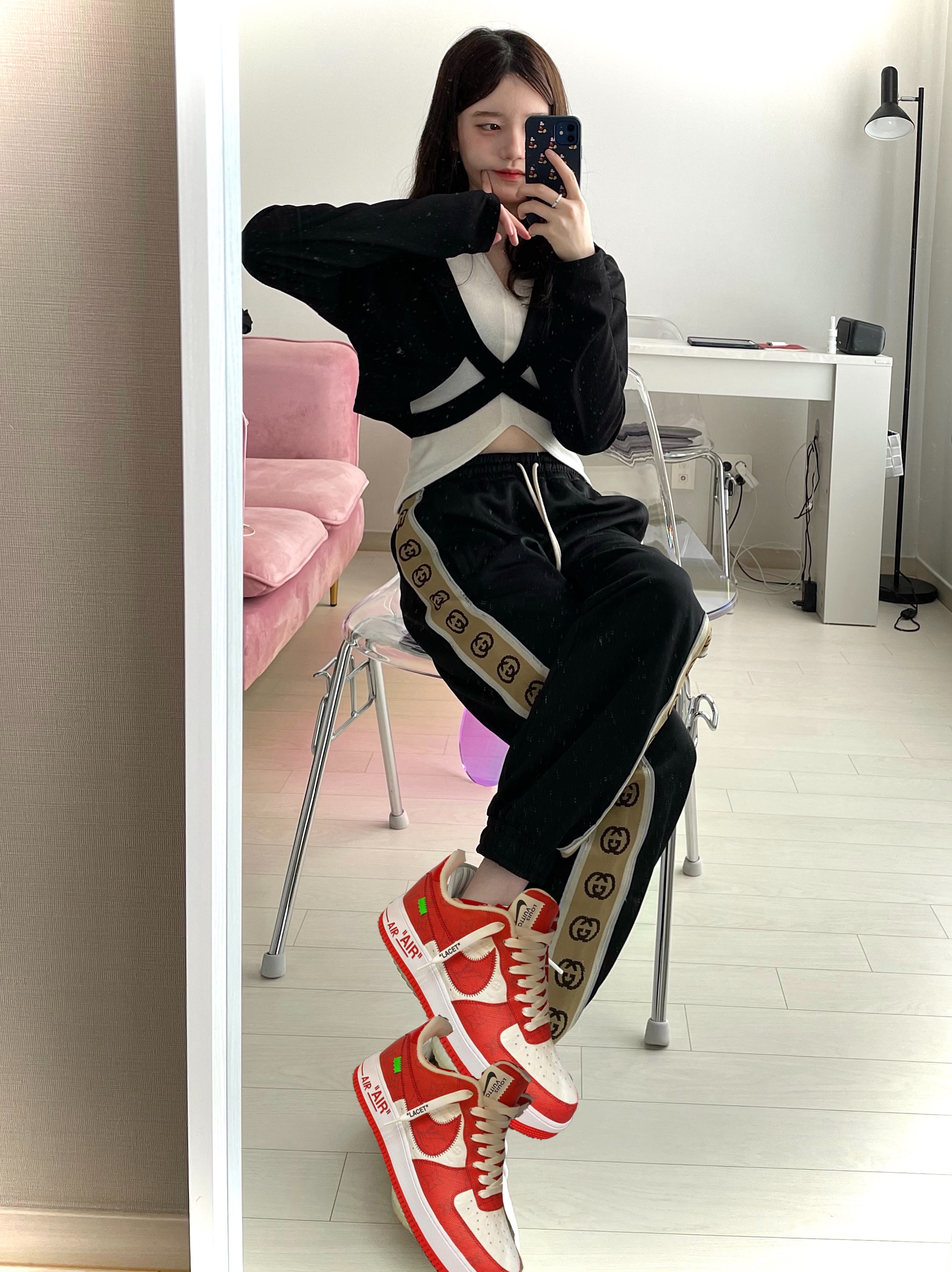 Adidas Yeezy Boost 350 V2 Cream/Triple White 착용 스타일 - 2