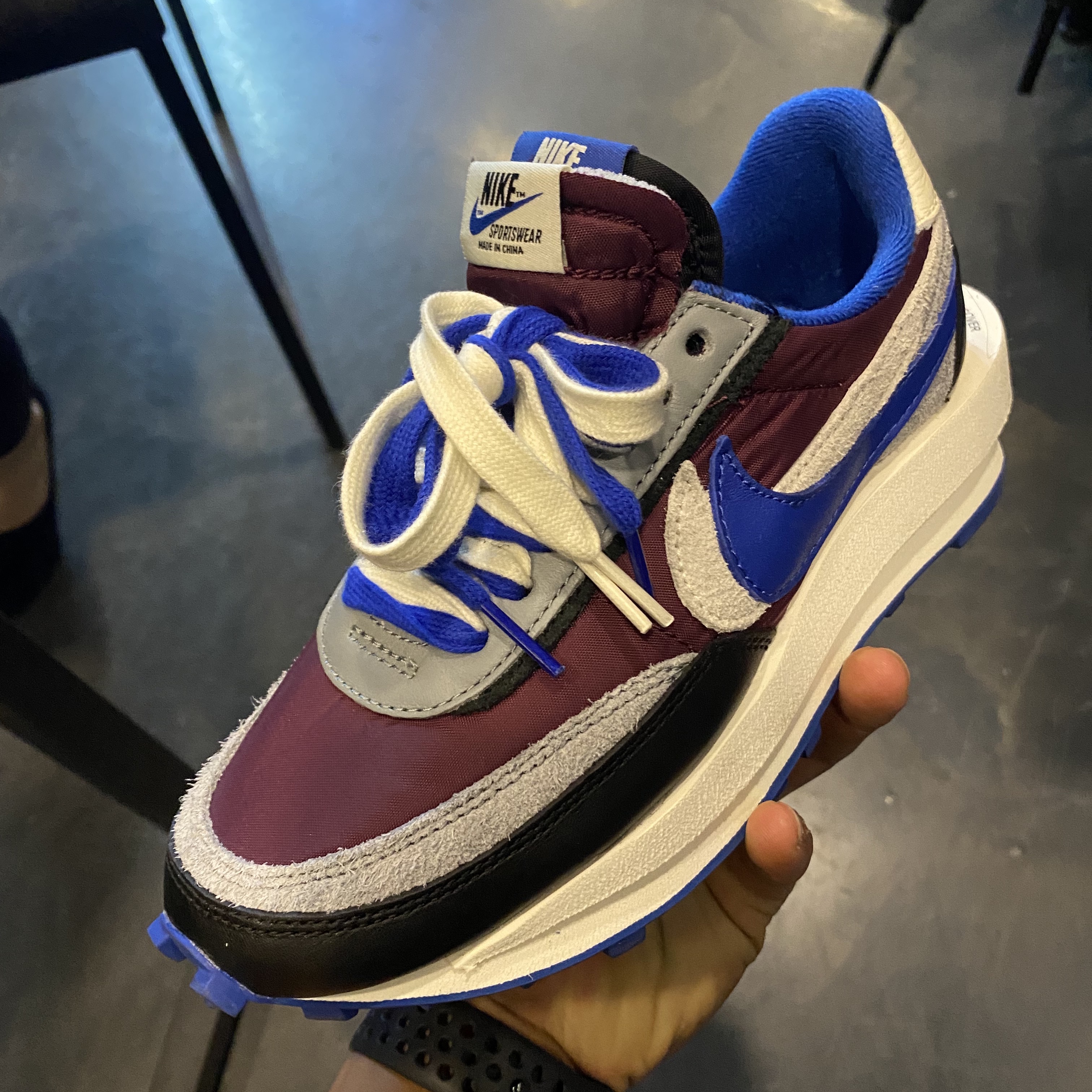 Nike x Sacai x Undercover LDWaffle Night Maroon Team Royal 착용 스타일