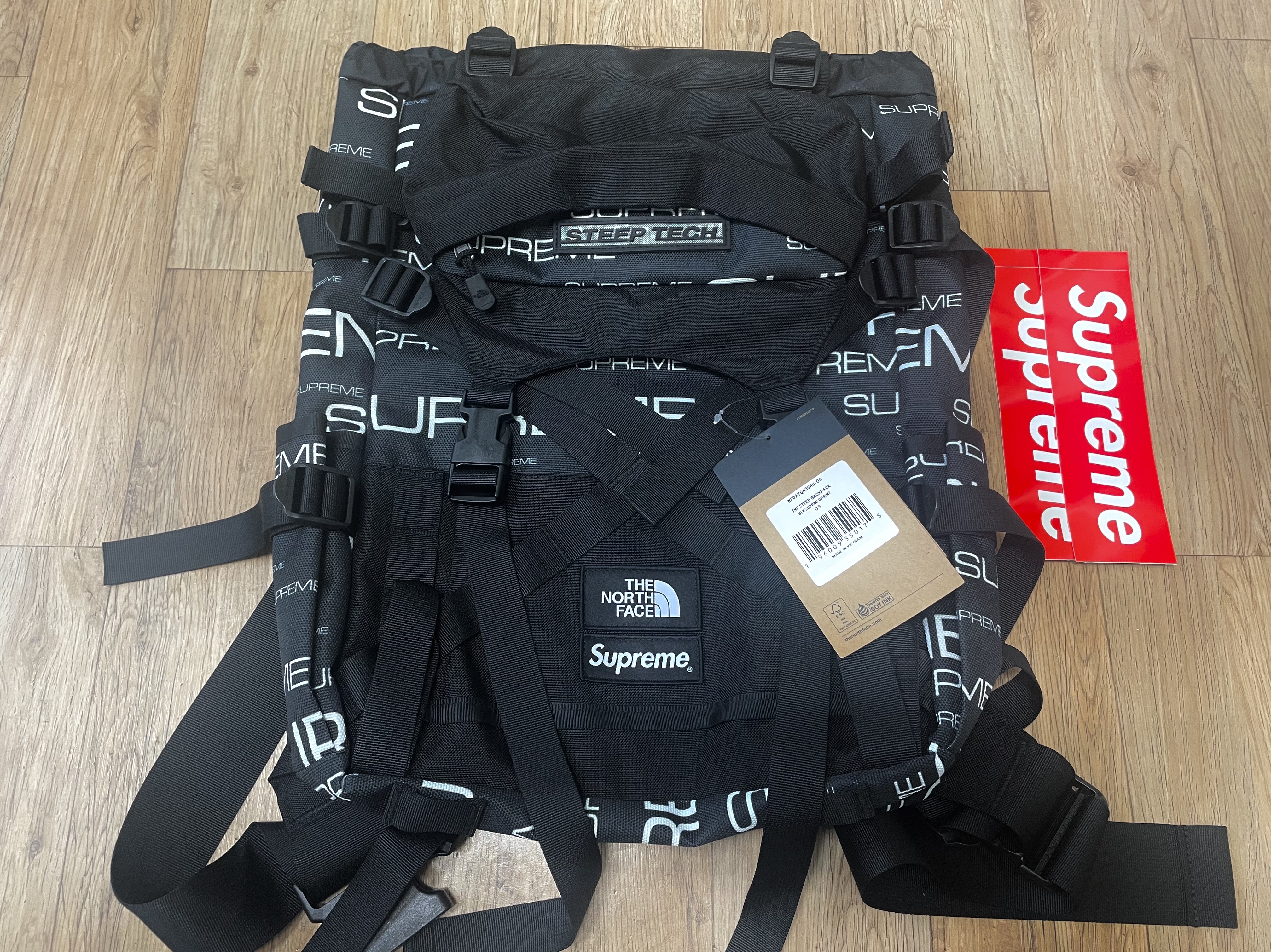 Supreme x The North Face Steep Tech Backpack Black - 21FW 착용 스타일