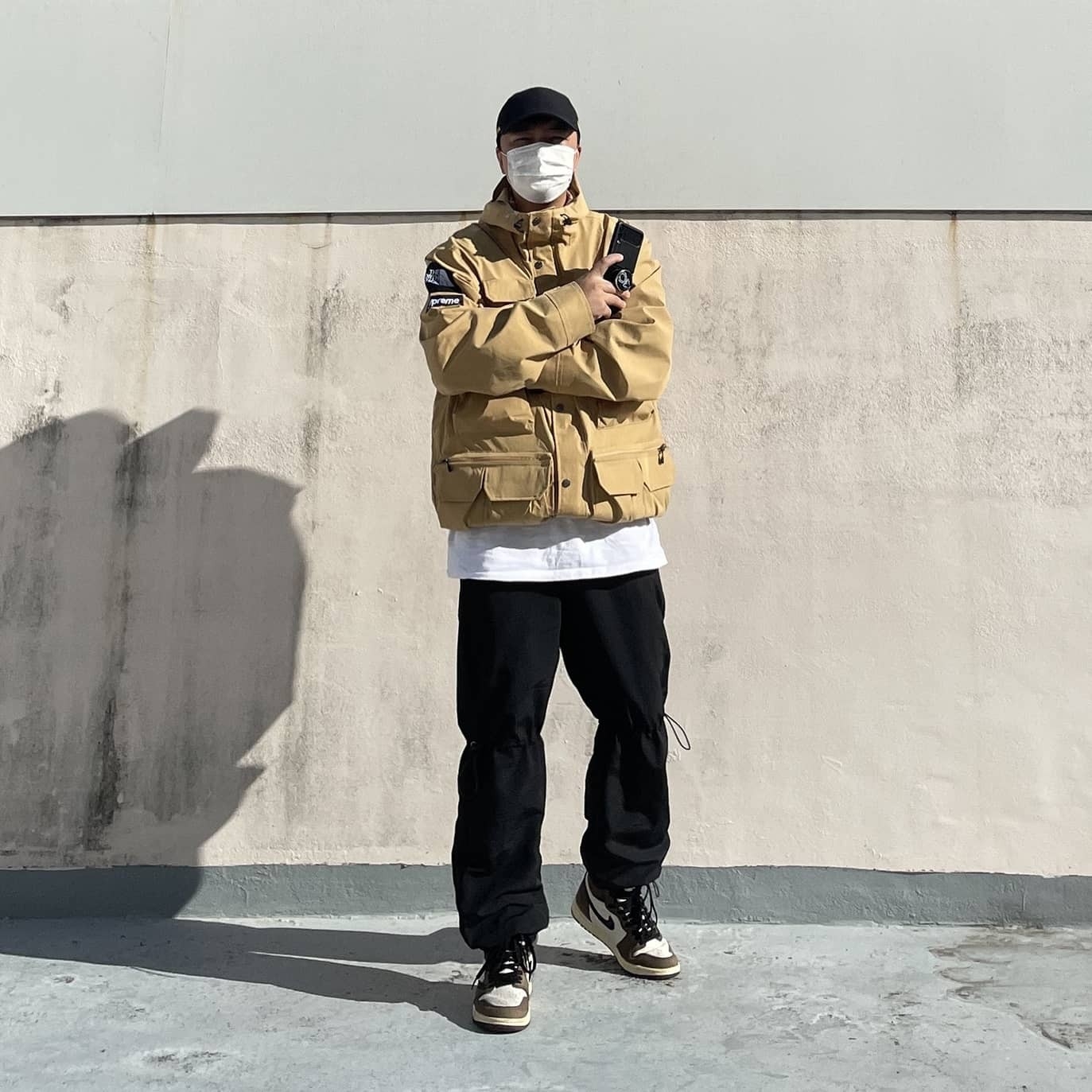 Jordan 1 x Travis Scott Retro High OG SP Mocha, Nike x Drake Nocta Essential Cap Black 착용 스타일 - 1