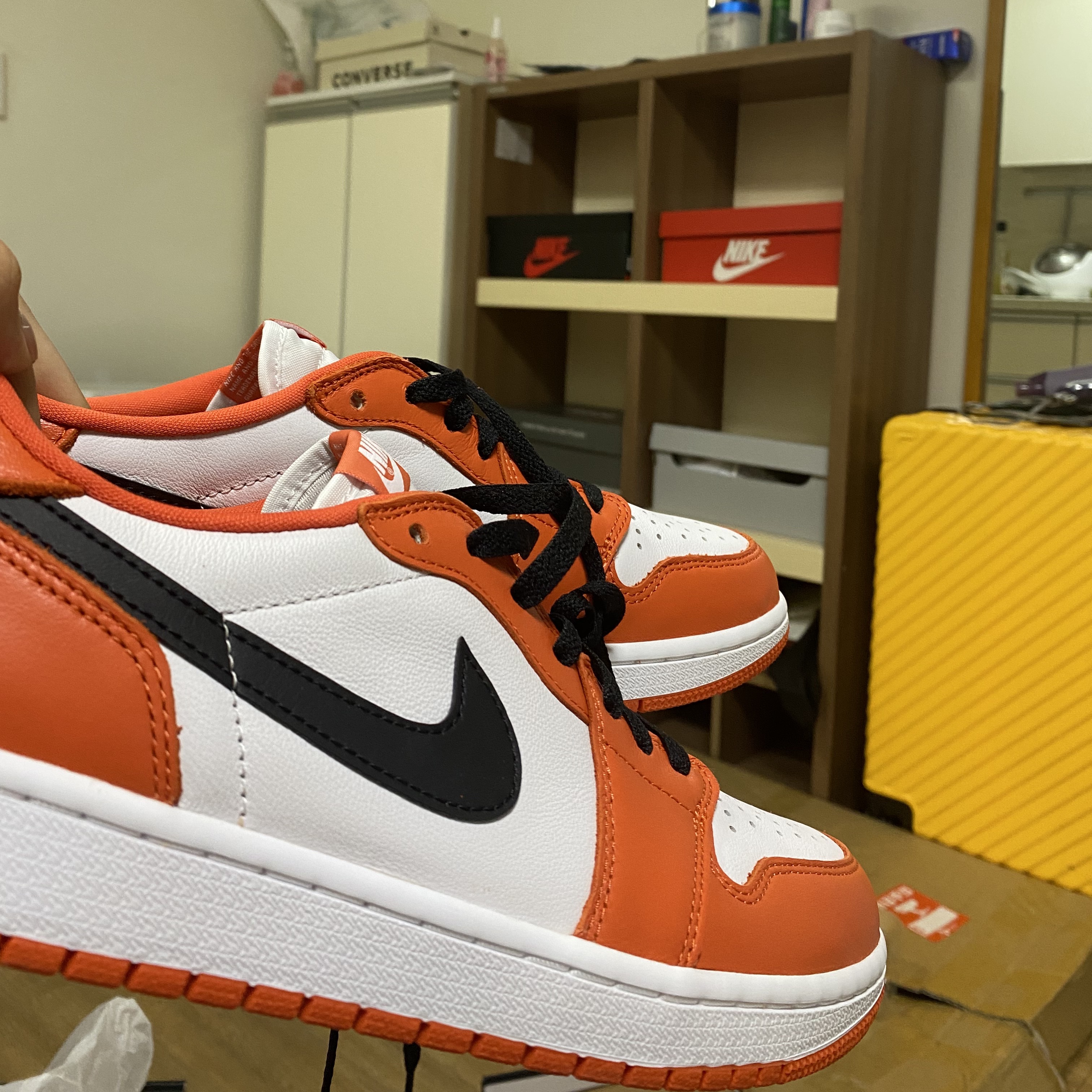 Jordan 1 Low OG Starfish 착용 스타일