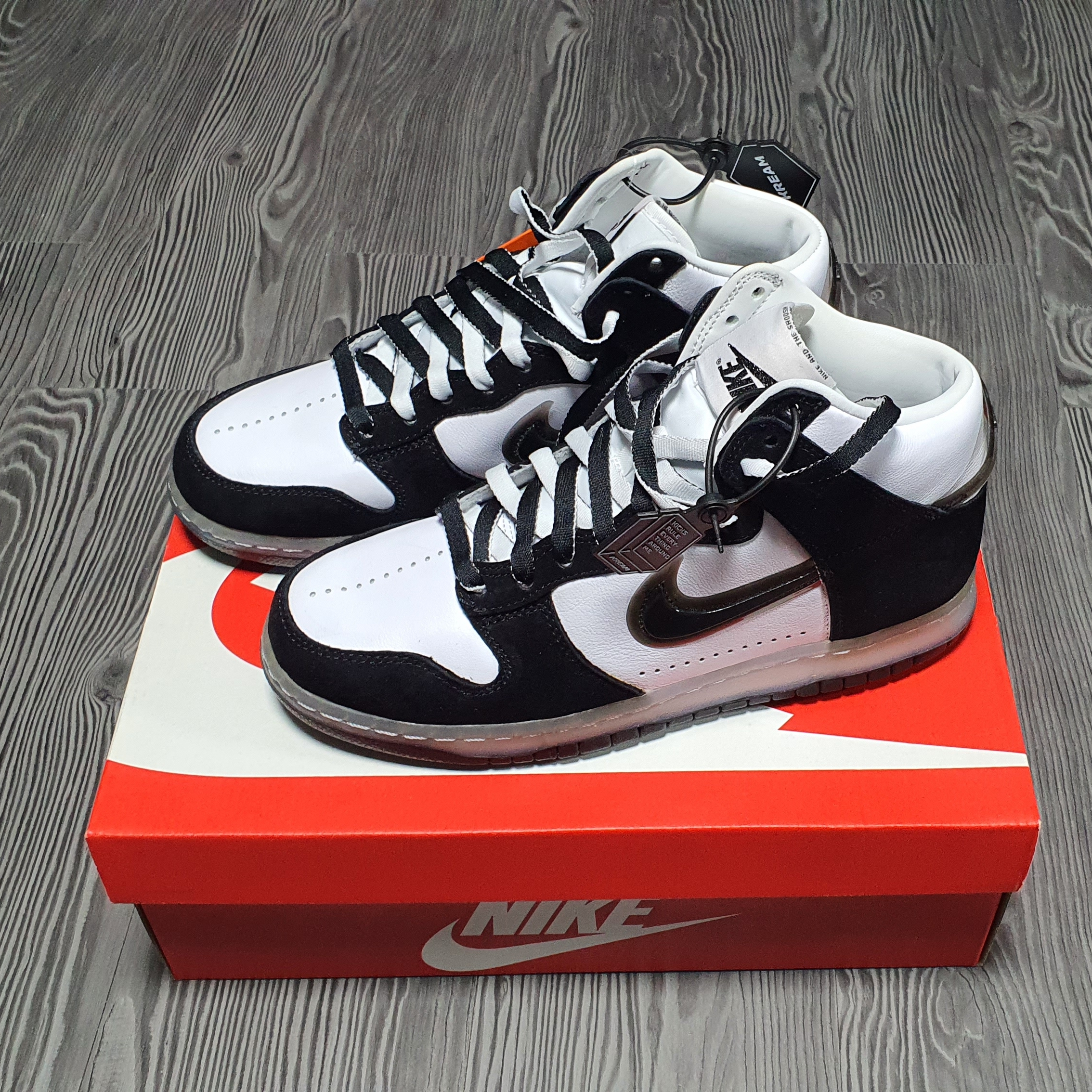 Nike x Slam Jam Dunk High SP Clear Black 착용 스타일