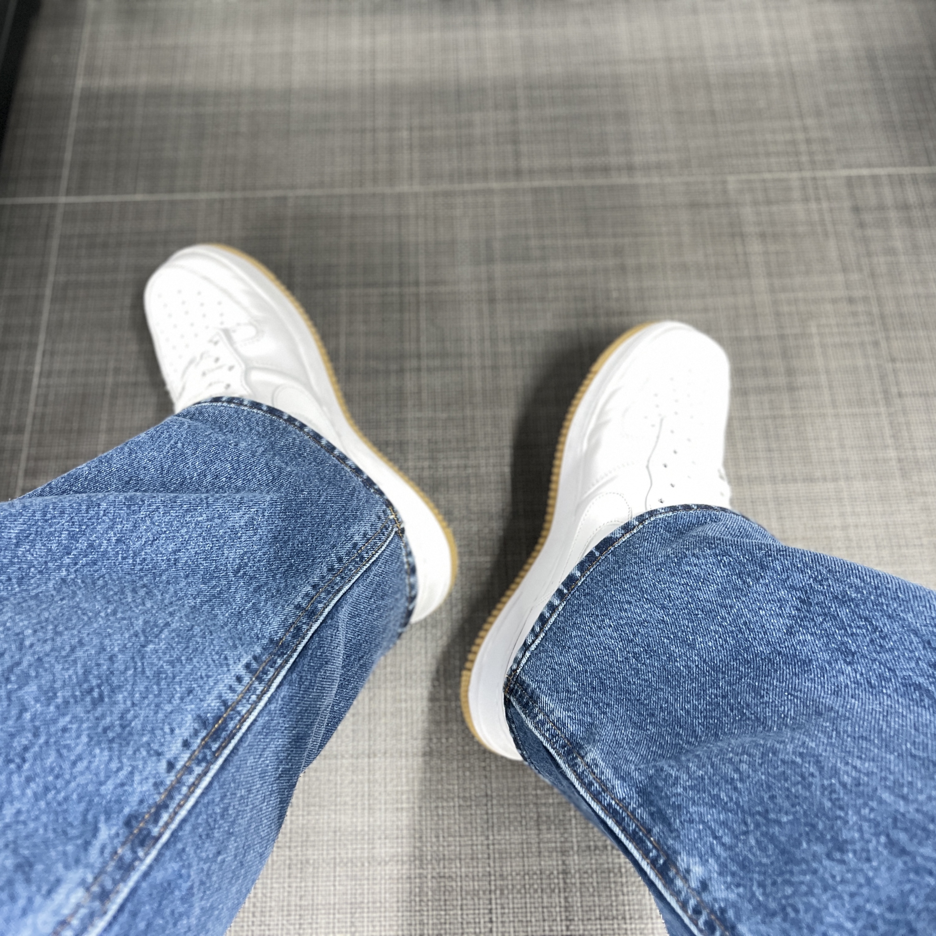 Nike Air Force 1 '07 White Gum Light Brown 착용 스타일
