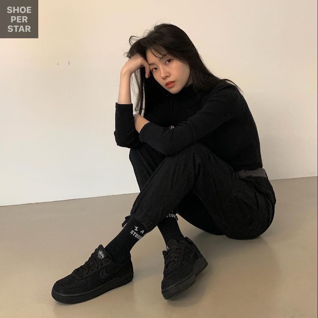 Nike x Stussy Air Force 1 Low Triple Black, Nike x Sacai x Clot LDWaffle Cool Grey 착용 스타일 - 1