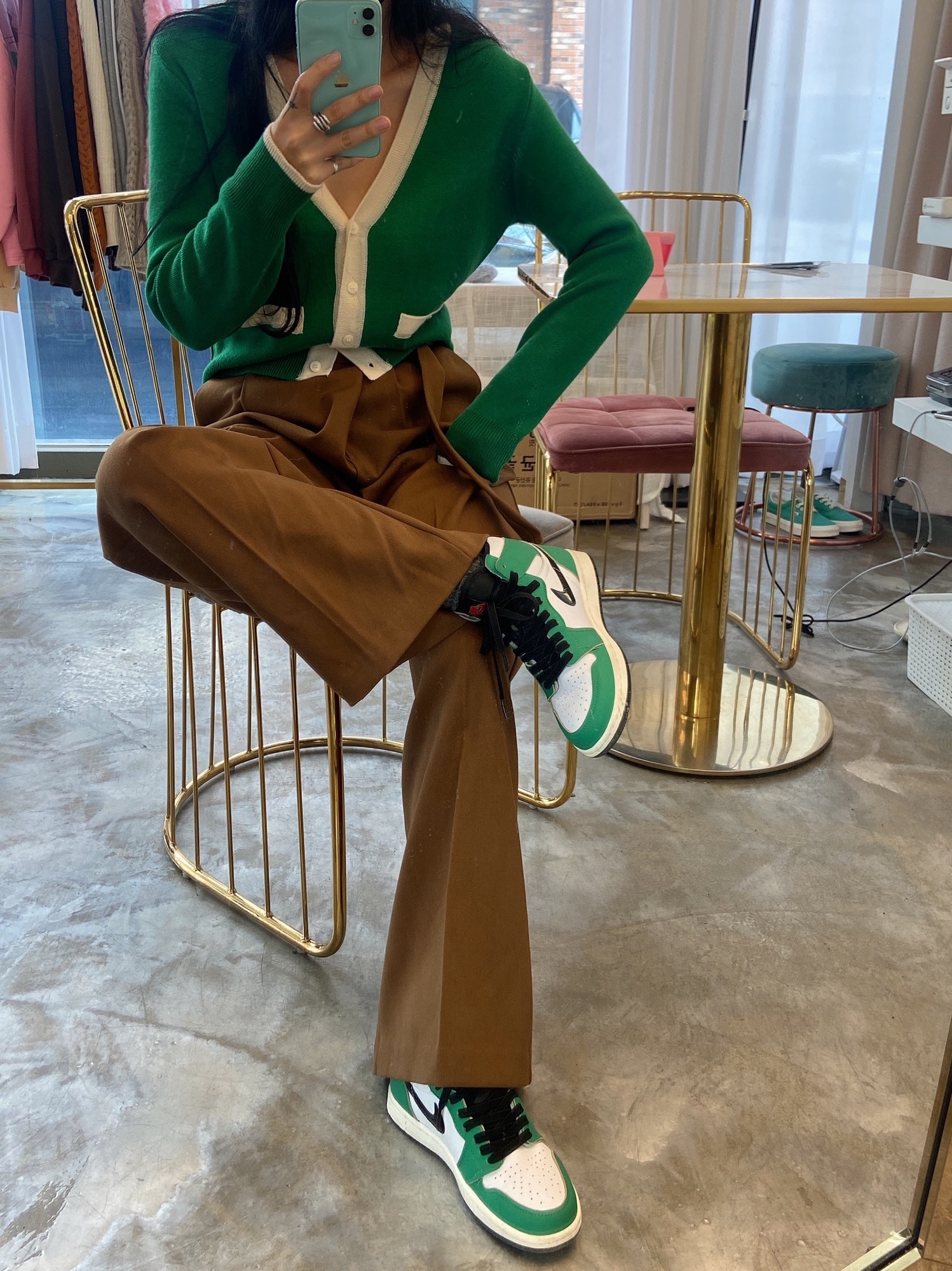 (W) Jordan 1 Retro High OG Lucky Green, (PS) Jordan 1 Retro High OG Lucky Green 착용 스타일 - 3