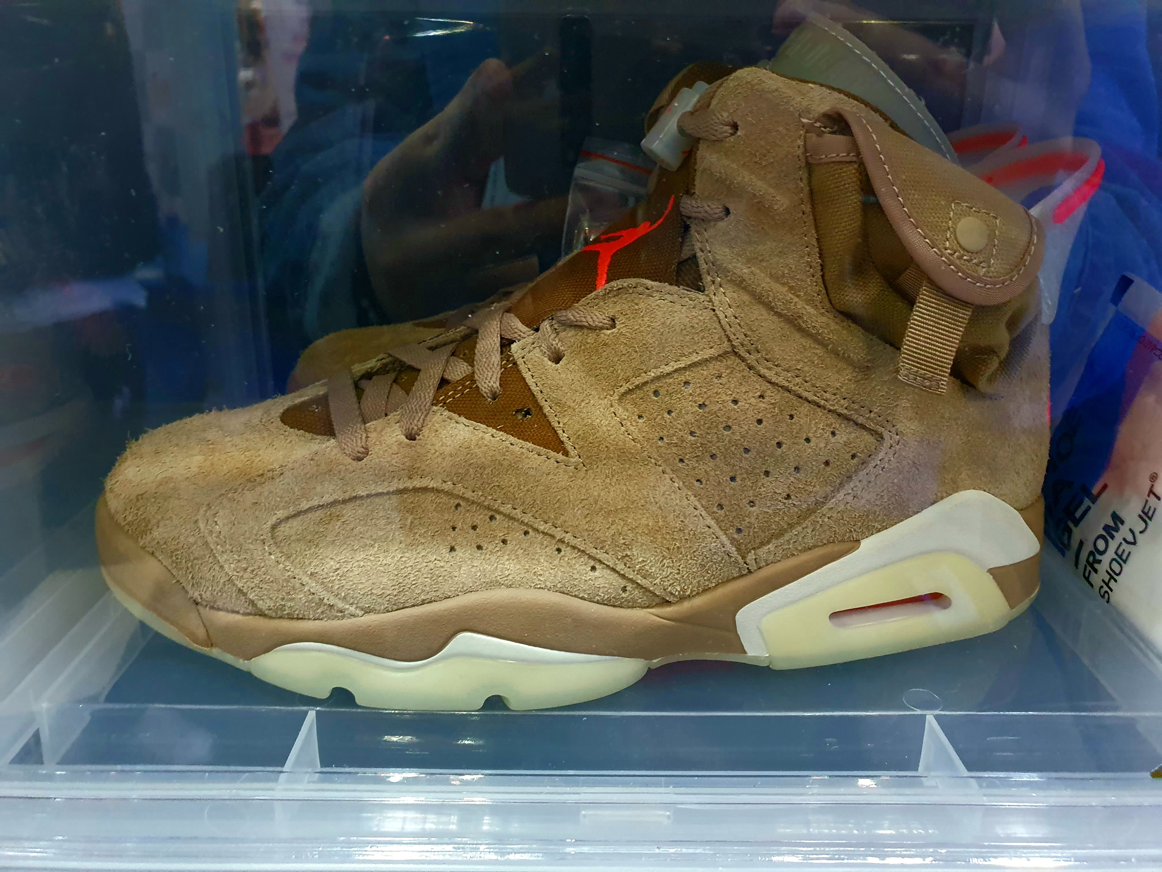Jordan 1 x Travis Scott Retro High OG SP Mocha, Jordan 6 x Travis Scott Retro SP British Khaki 착용 스타일 - 2