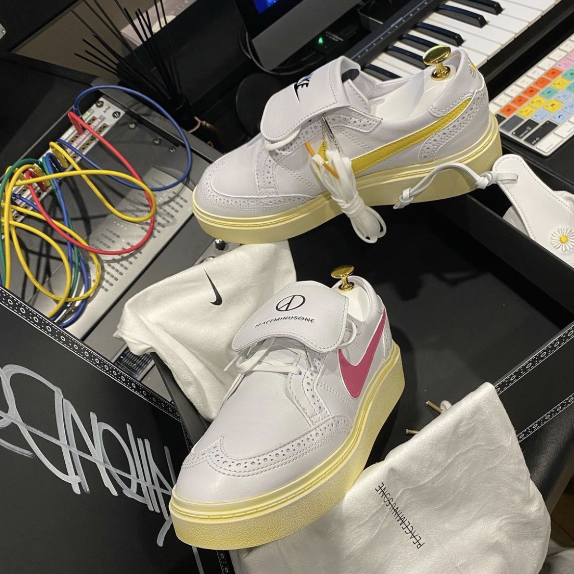 Nike x Peaceminusone Kwondo1 White 착용 스타일 - 3