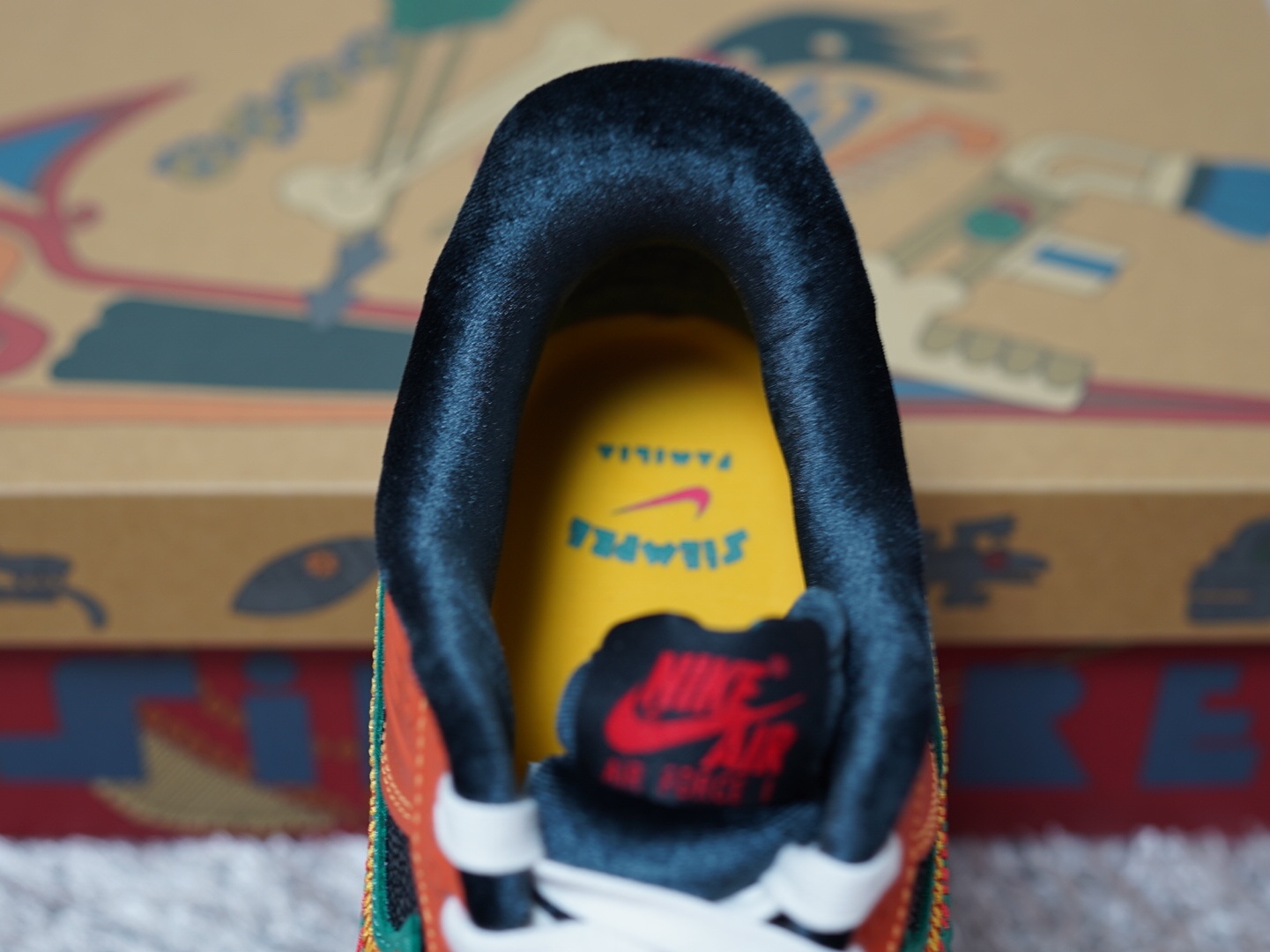 Nike Air Force 1 '07 LX Siempre Familia 착용 스타일 - 5
