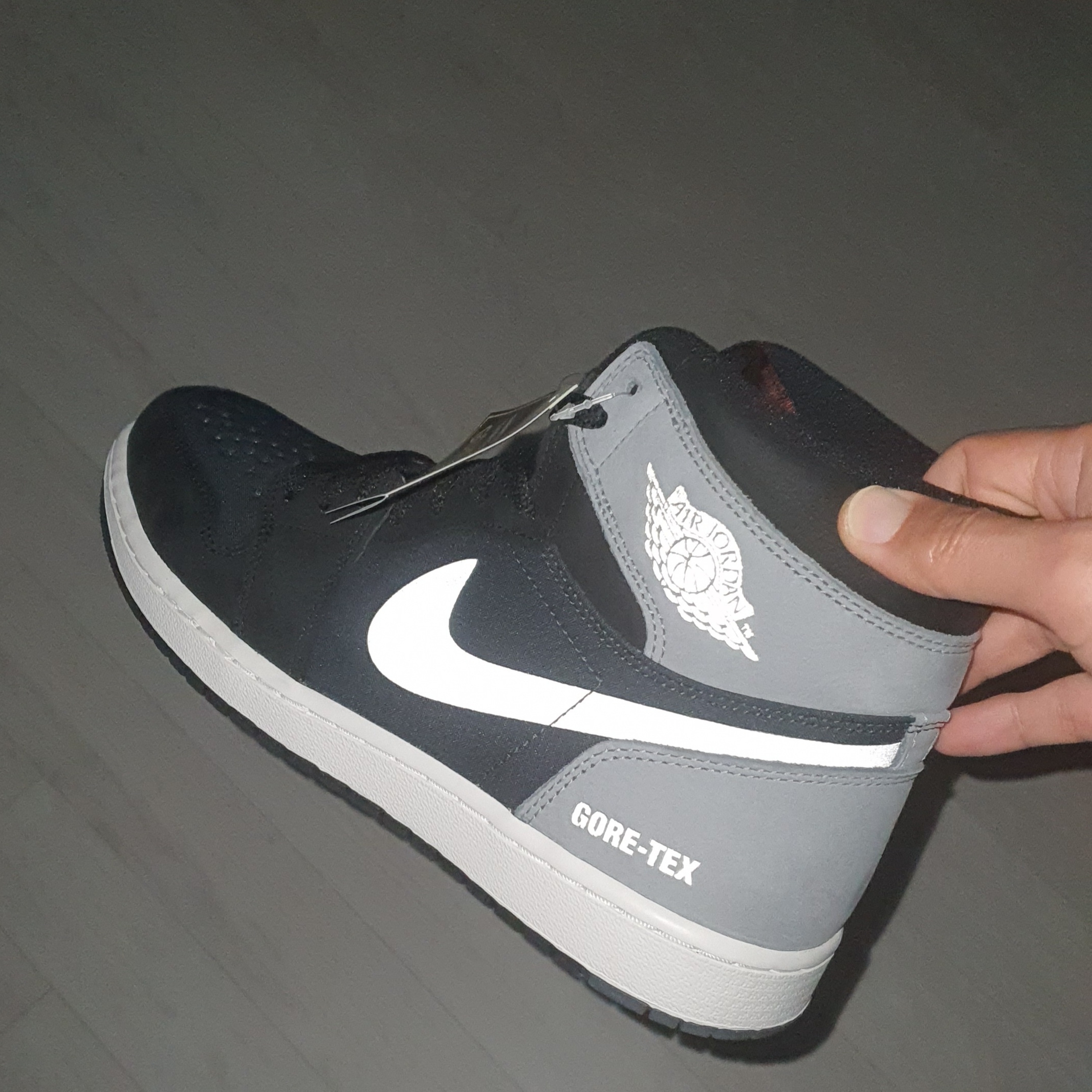 Jordan 1 Element Gore-Tex Particle Grey 착용 스타일 - 2