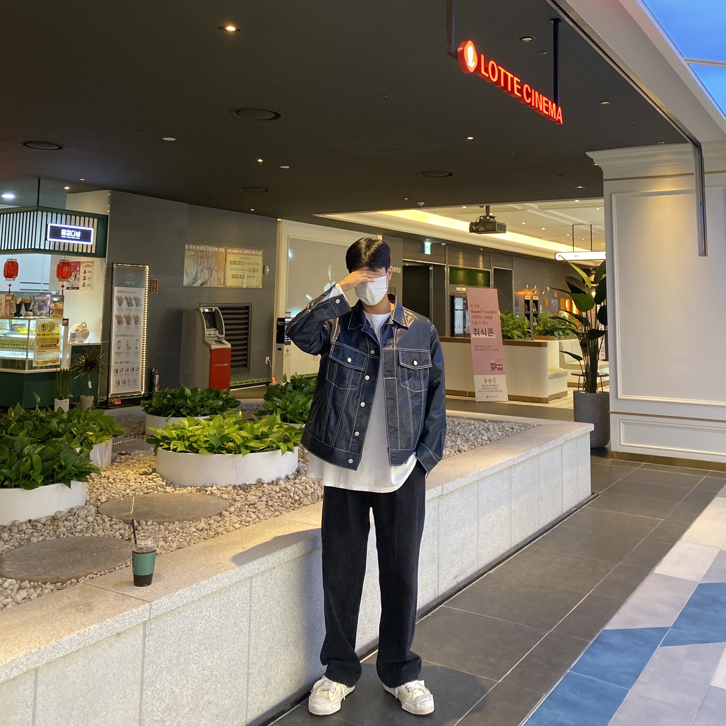 Maison Mihara Yasuhiro Hank OG Sole Over Dyed Lowcut Sneakers Beige 착용 스타일 - 3