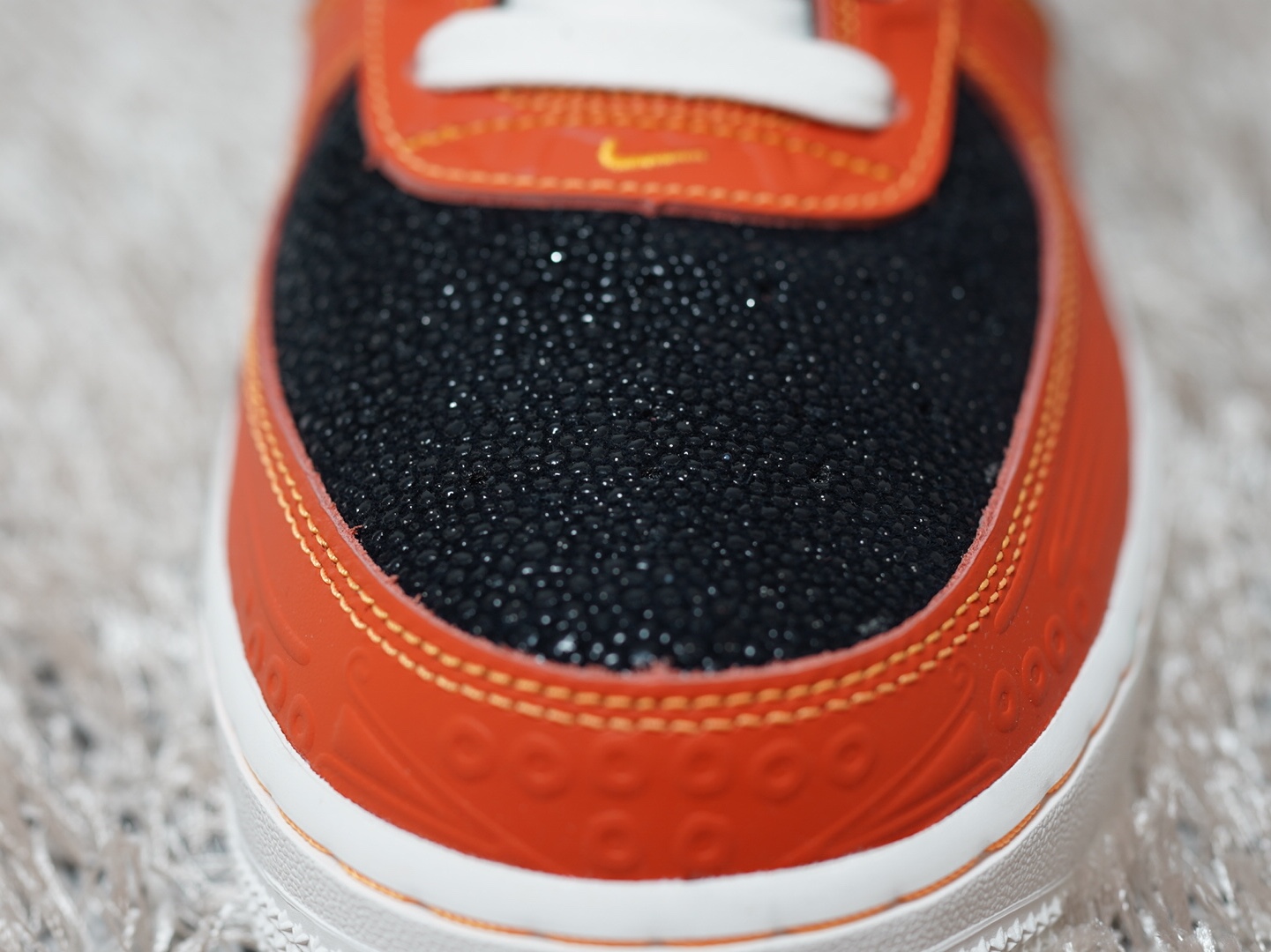 Nike Air Force 1 '07 LX Siempre Familia 착용 스타일 - 2