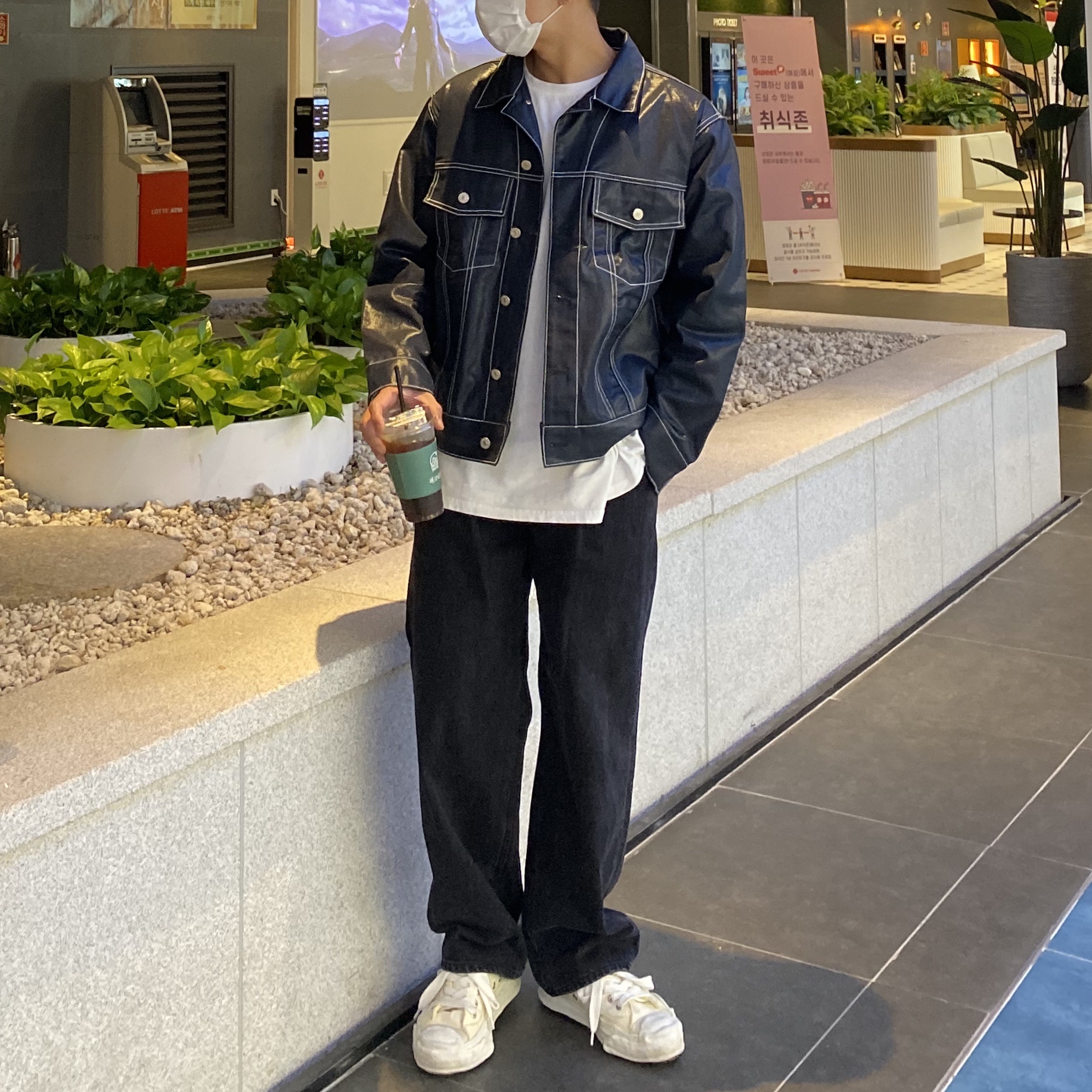 Maison Mihara Yasuhiro Hank OG Sole Over Dyed Lowcut Sneakers Beige 착용 스타일 - 1
