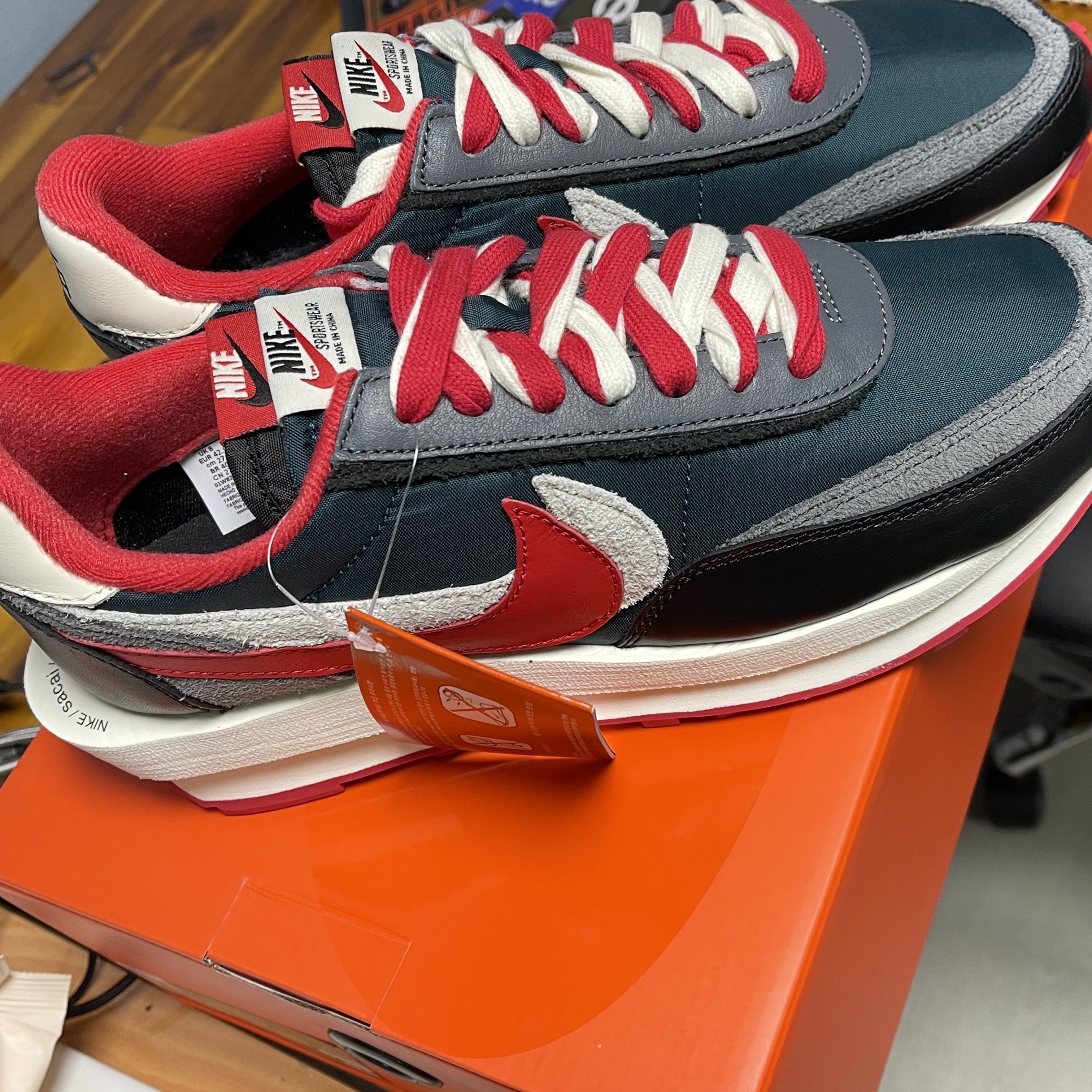 Nike x Sacai x Undercover LDWaffle Midnight Spruce University Red 착용 스타일 - 1