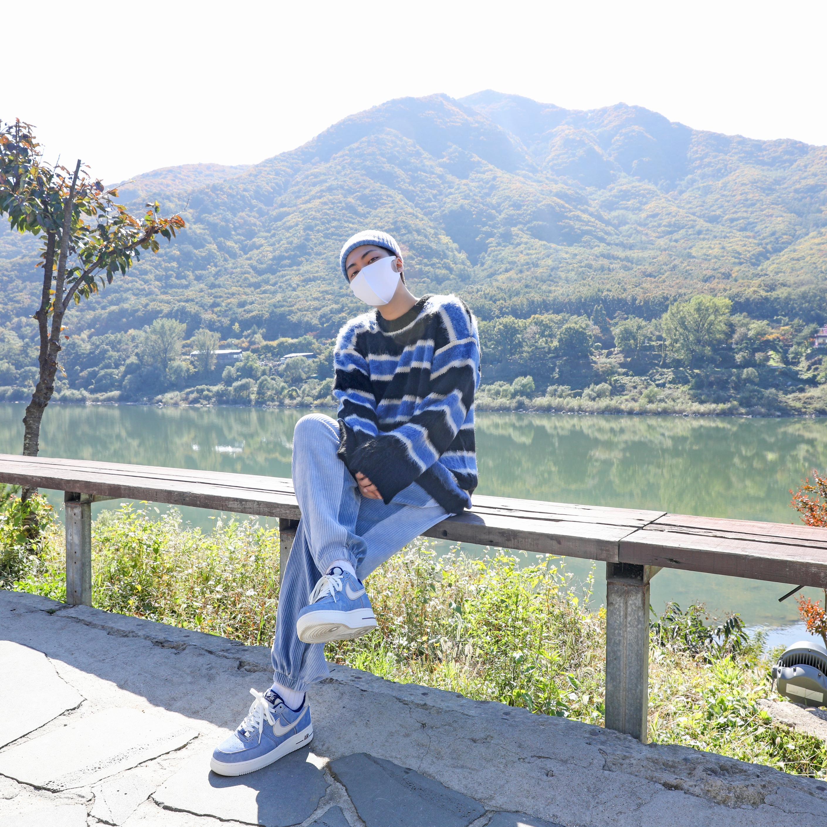Nike Air Force 1 '07 LV8 Dusty Blue 착용 스타일 - 1