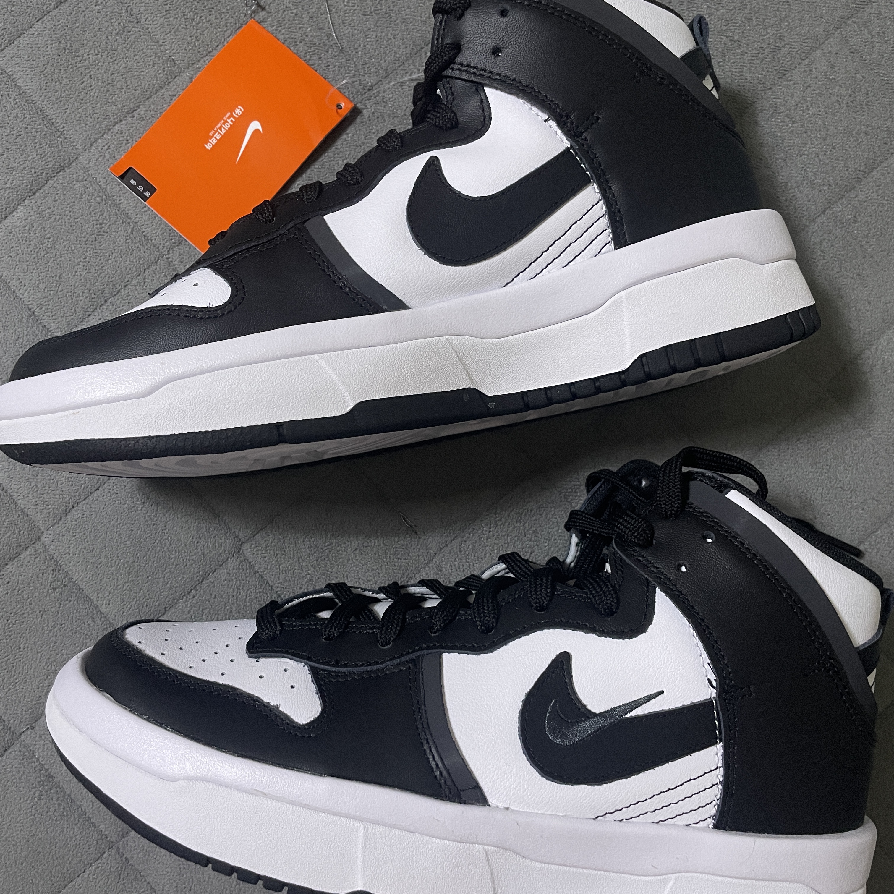 (W) Nike Dunk High Up Black and White 착용 스타일