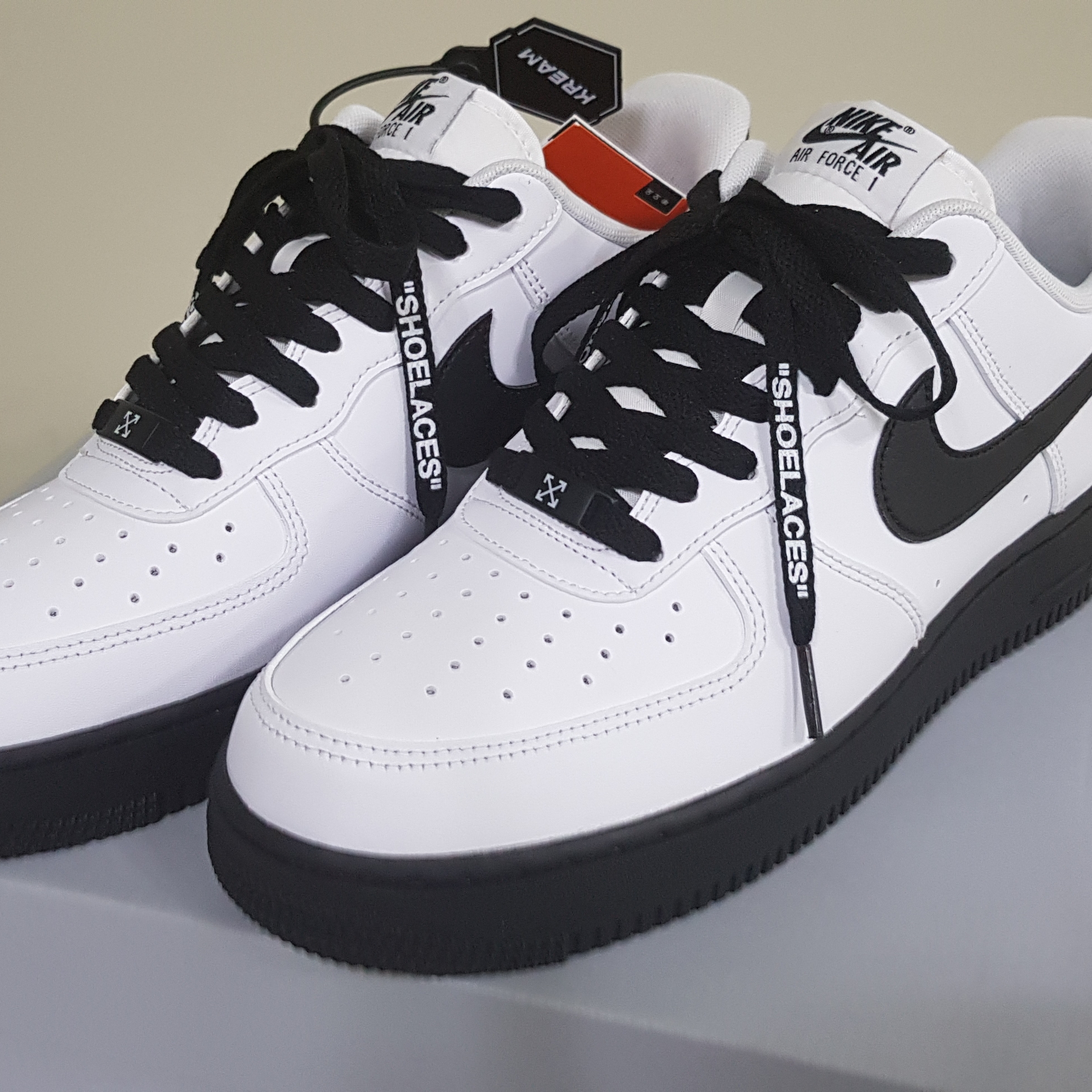 Nike Air Force 1 Low White Black Midsole 착용 스타일