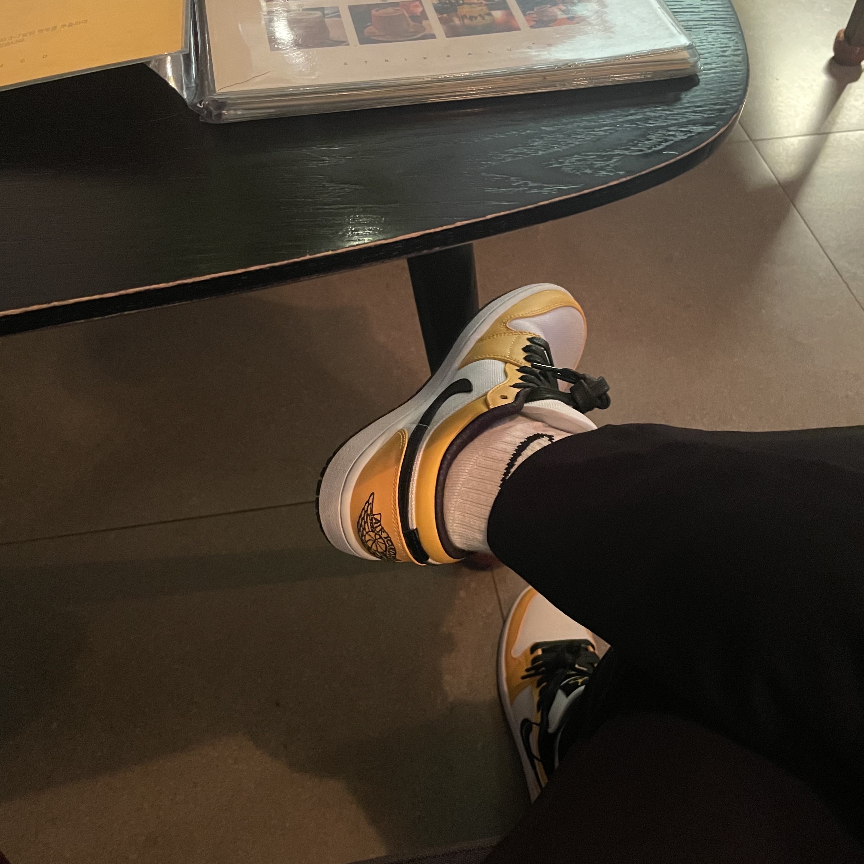 (W) Jordan 1 Low SE Laser Orange 착용 스타일