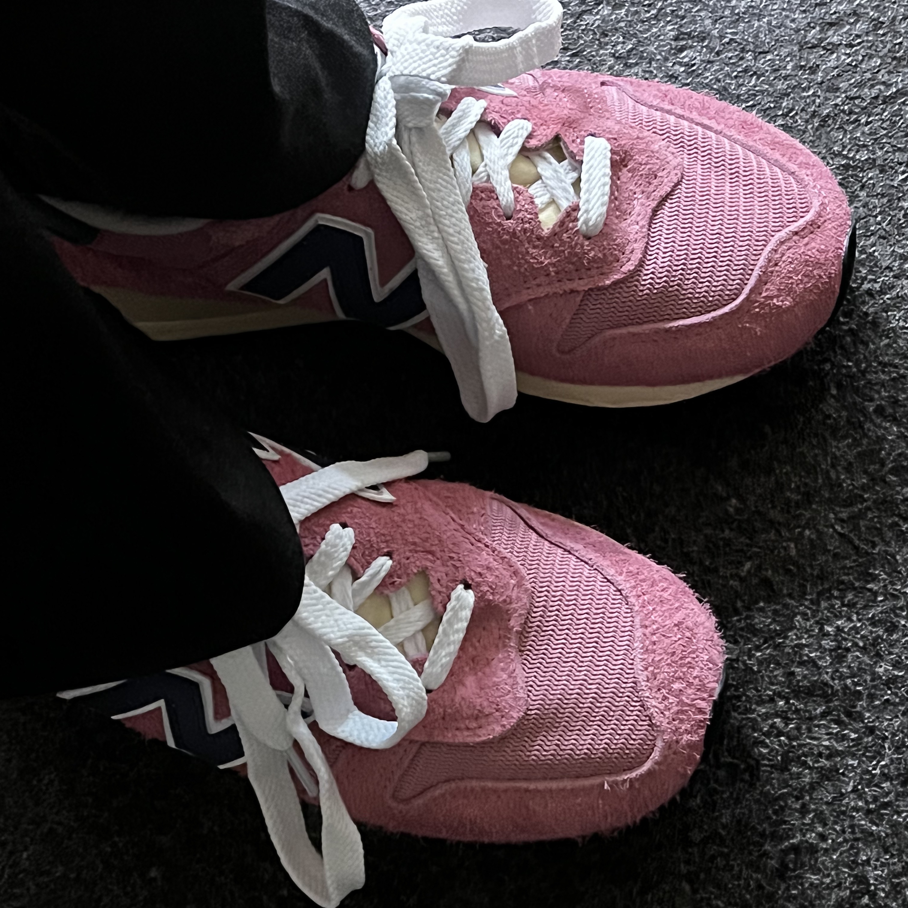 New Balance x Aime Leon Dore 1300 Dusty Pink 착용 스타일 - 3