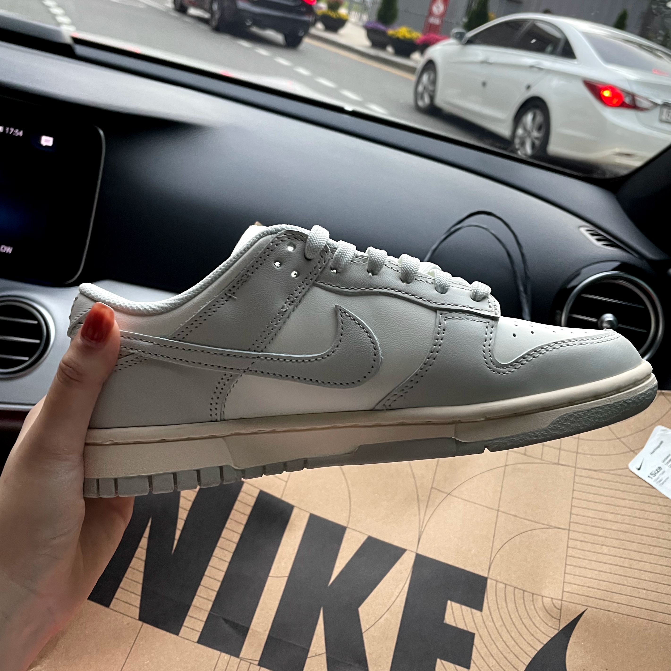 (W) Nike Dunk Low Light Bone 착용 스타일