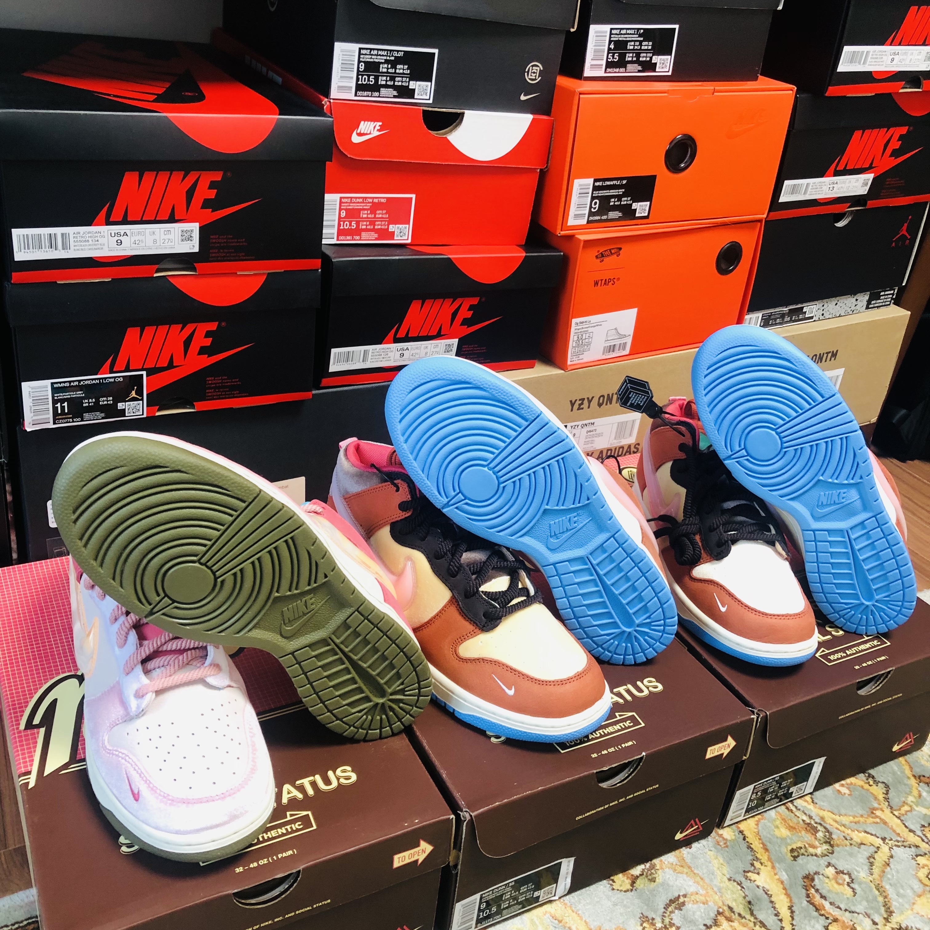 Nike x Social Status Dunk Mid Free Lunch Strawberry Milk, Nike x Social Status Dunk Mid Free Lunch Chocolate Milk 착용 스타일 - 5