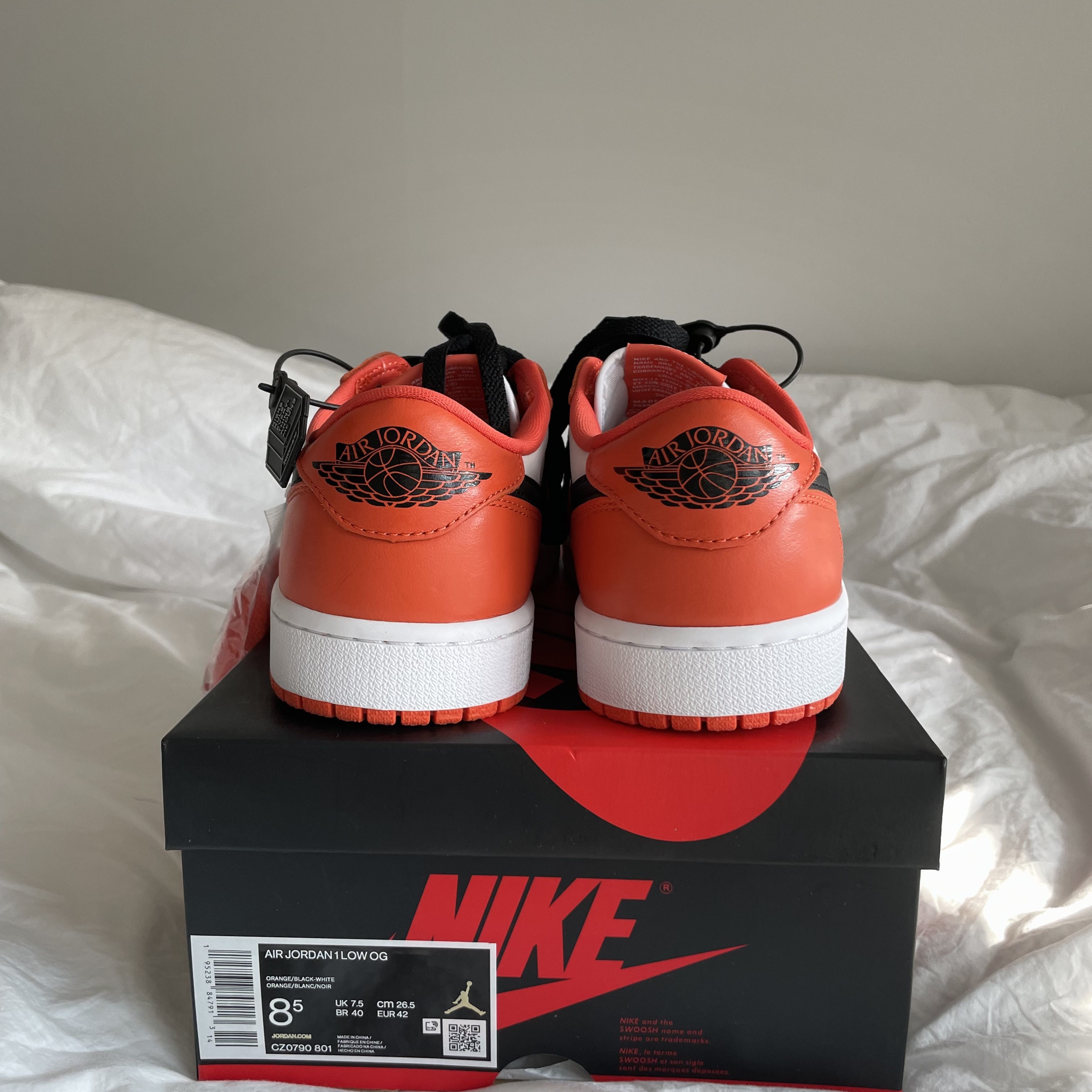 Jordan 1 Low OG Starfish 착용 스타일 - 4