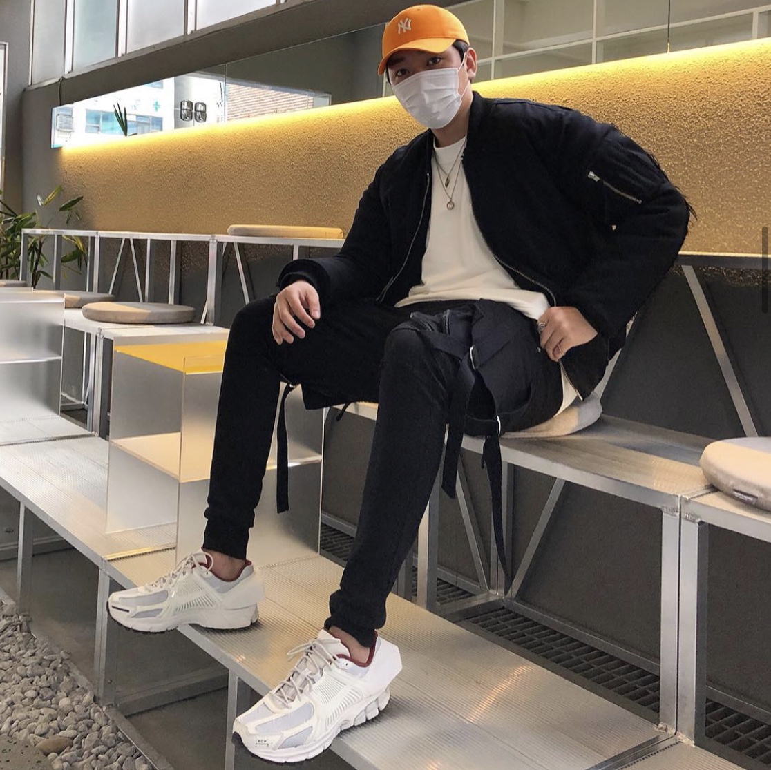 Nike x A-Cold-Wall Zoom Vomero 5 Sail 착용 스타일