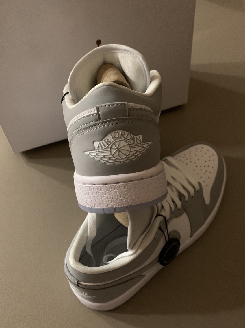 (W) Jordan 1 Low White Wolf Grey 착용 스타일 - 2