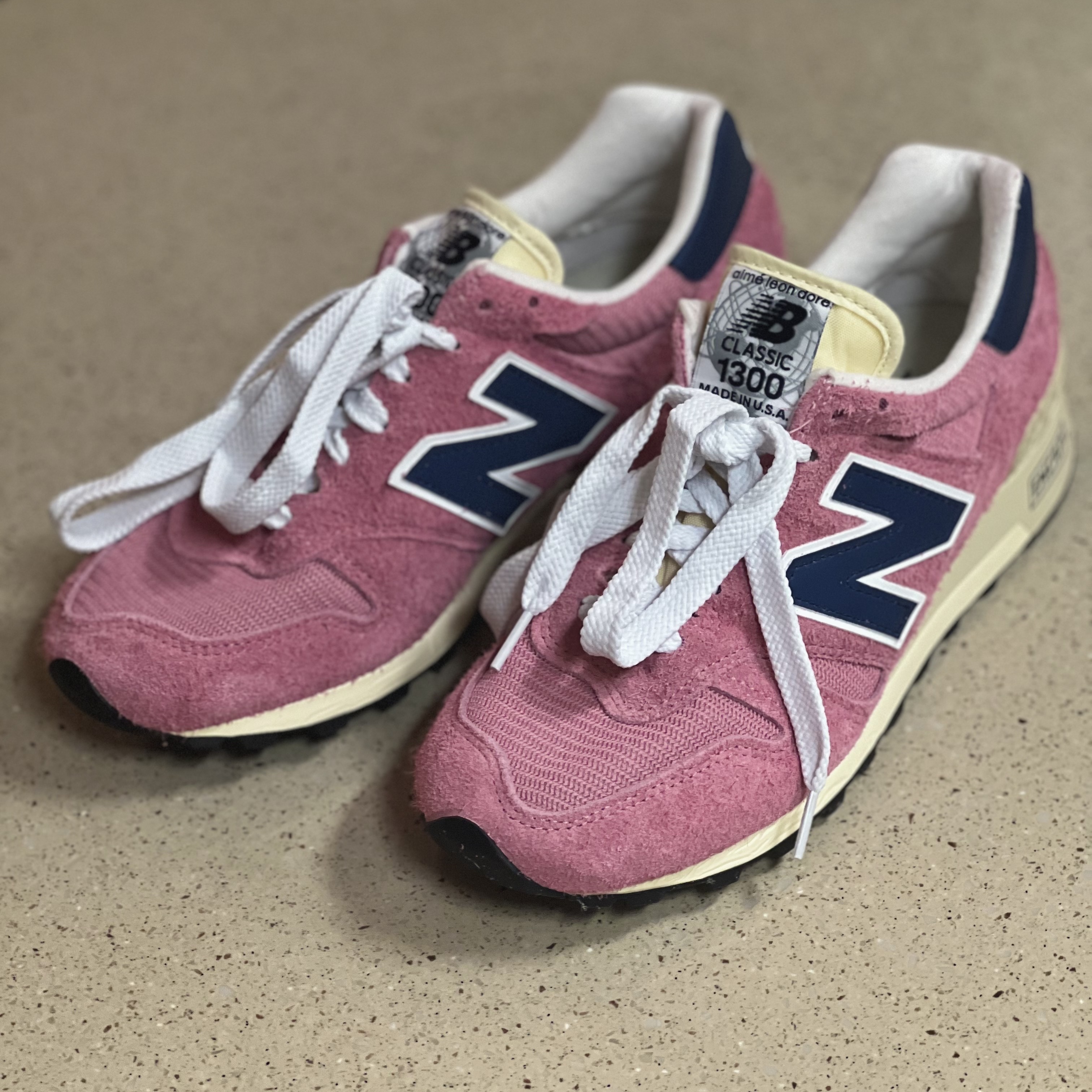 New Balance x Aime Leon Dore 1300 Dusty Pink 착용 스타일 - 2