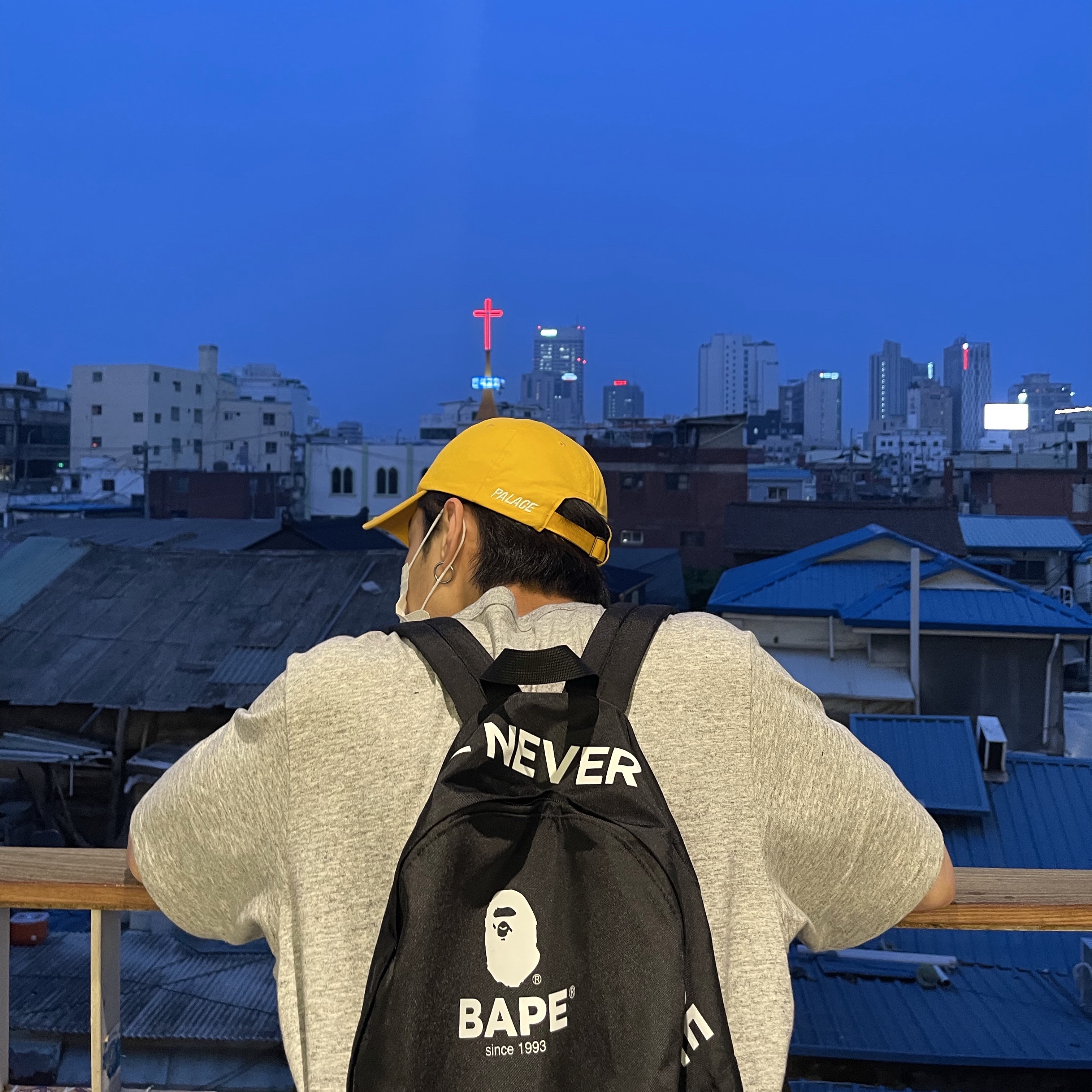 Palace Gore-Tex P 6-Panel Yellow - 20FW, Supreme Star Logo S/S Top Heather Grey - 20SS 착용 스타일 - 2