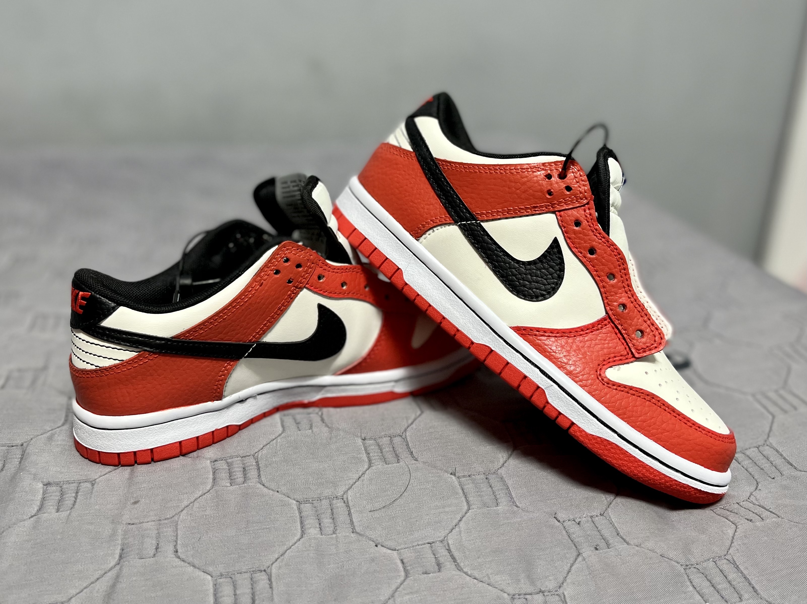 (GS) Nike x NBA Dunk Low Black and Chile Red, Nike x NBA Dunk Low Retro EMB Black and Chile Red 착용 스타일 - 4